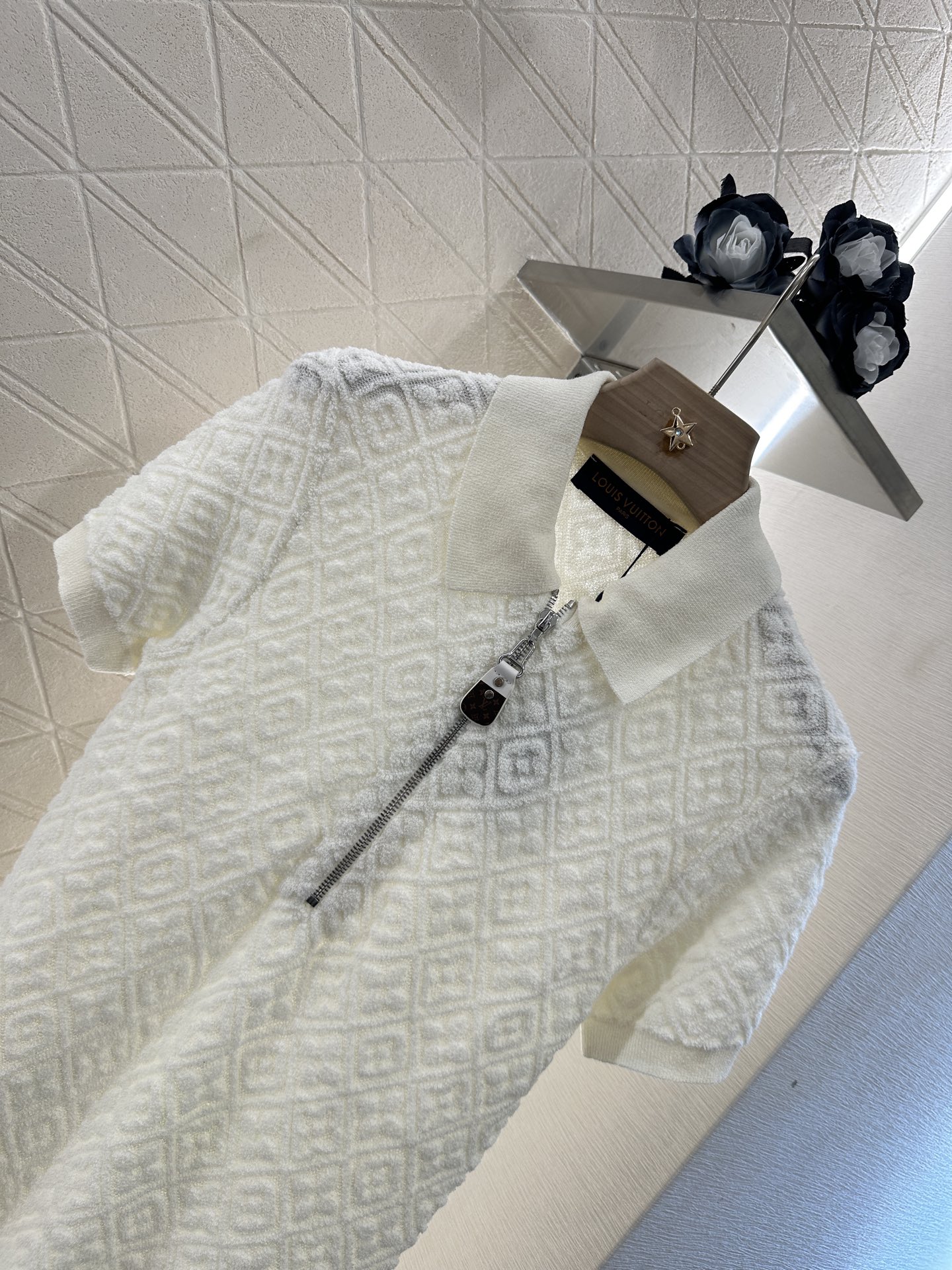 ♥Louis Vuitto*♥2024新品上架
       三花菱格连衣裙
定制YB棉毛针织材质 舒适