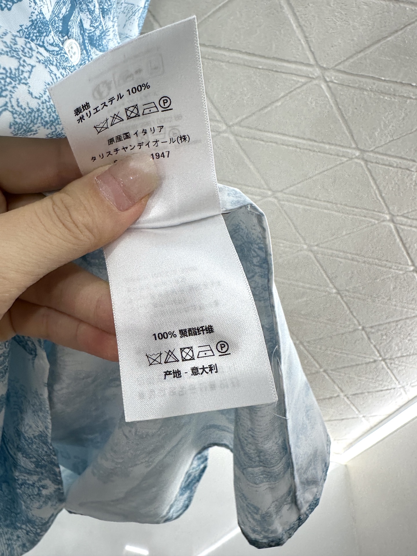 ♥Dio*♥2025新品上架
 短袖印花衬衫连衣裙
定制YB进口棉府绸材质 质感光泽 透气好穿 翻领衬衫