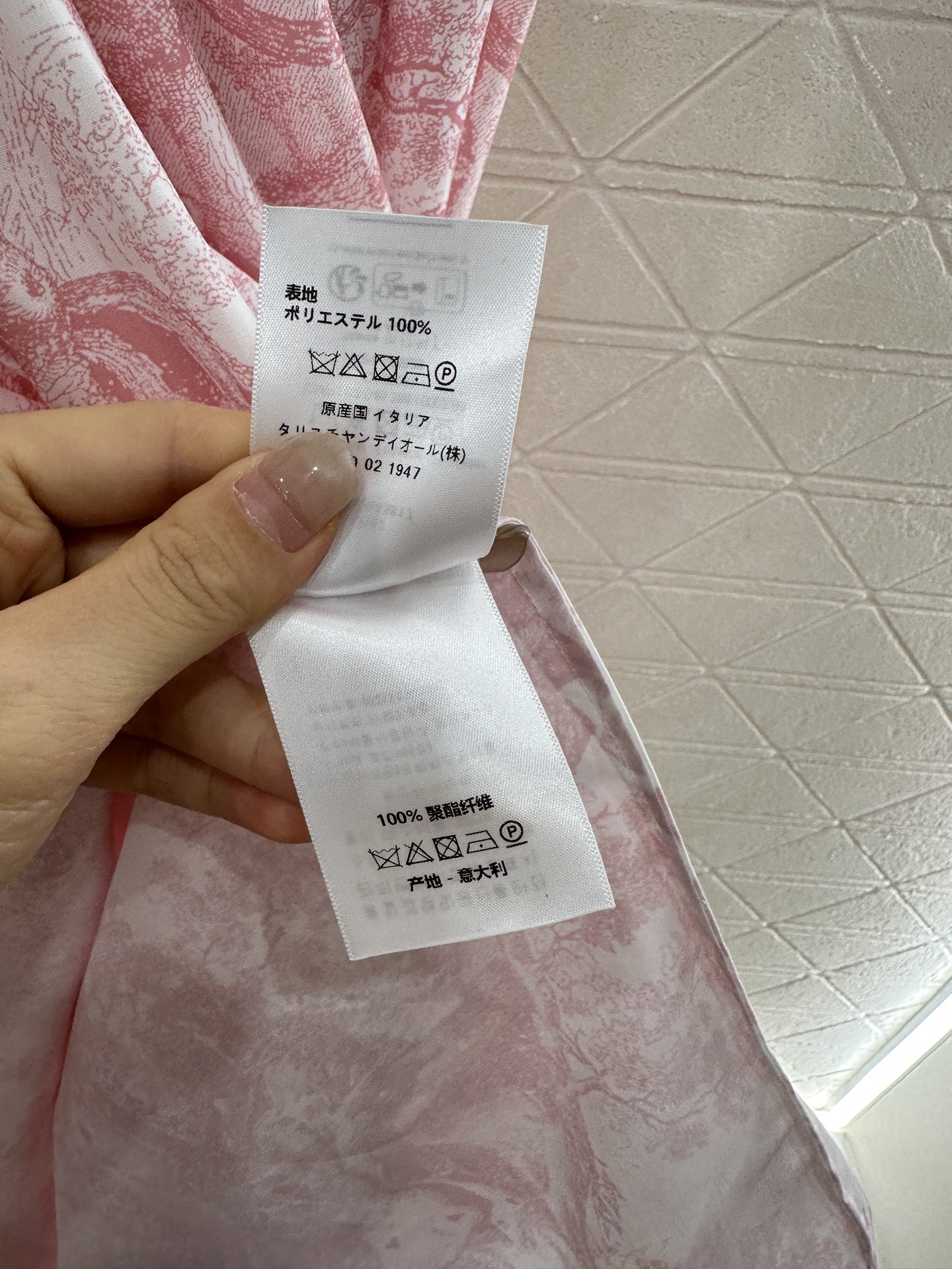 ♥Dio*♥2025新品上架
 短袖印花衬衫连衣裙
定制YB进口棉府绸材质 质感光泽 透气好穿 翻领衬衫