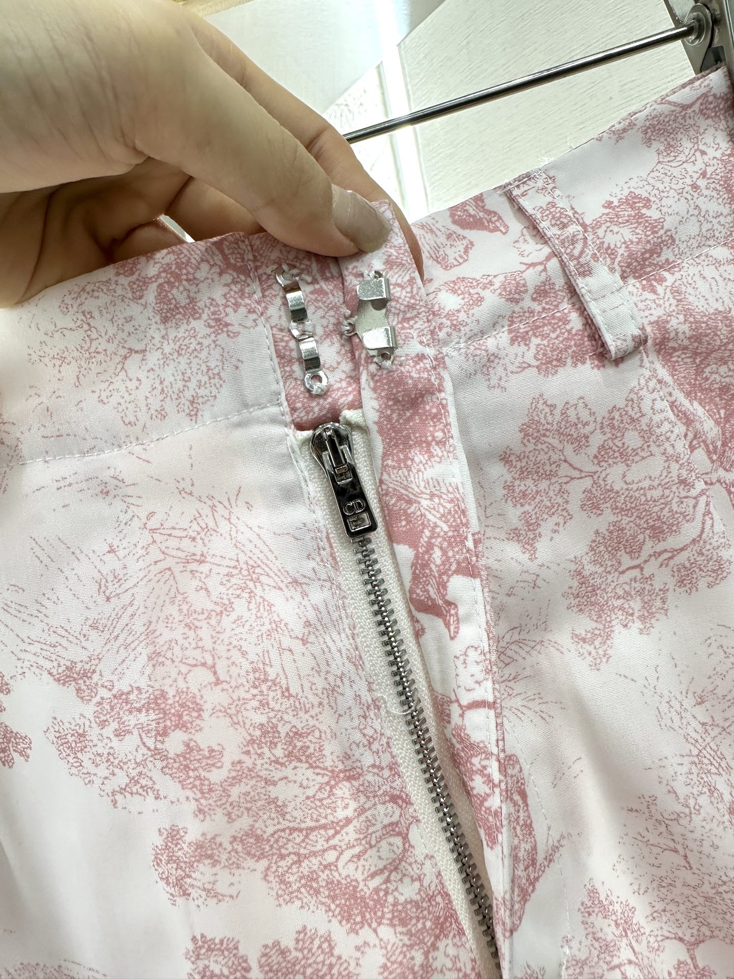 ♥Dio*♥2025新品上架
       印花短裤
定制YB进口棉府绸材质 质感光泽 舒适透气 高腰系