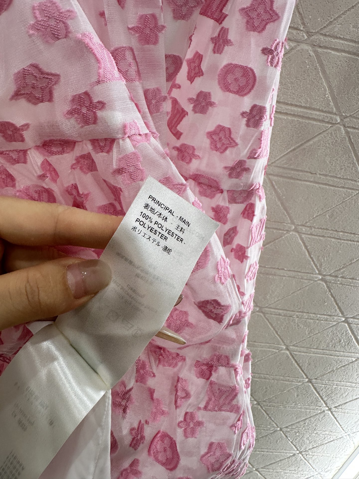 ♥Louis Vuitto*♥2025新品上架
      提花无袖连衣裙
定制YB进口提花全棉材质 质