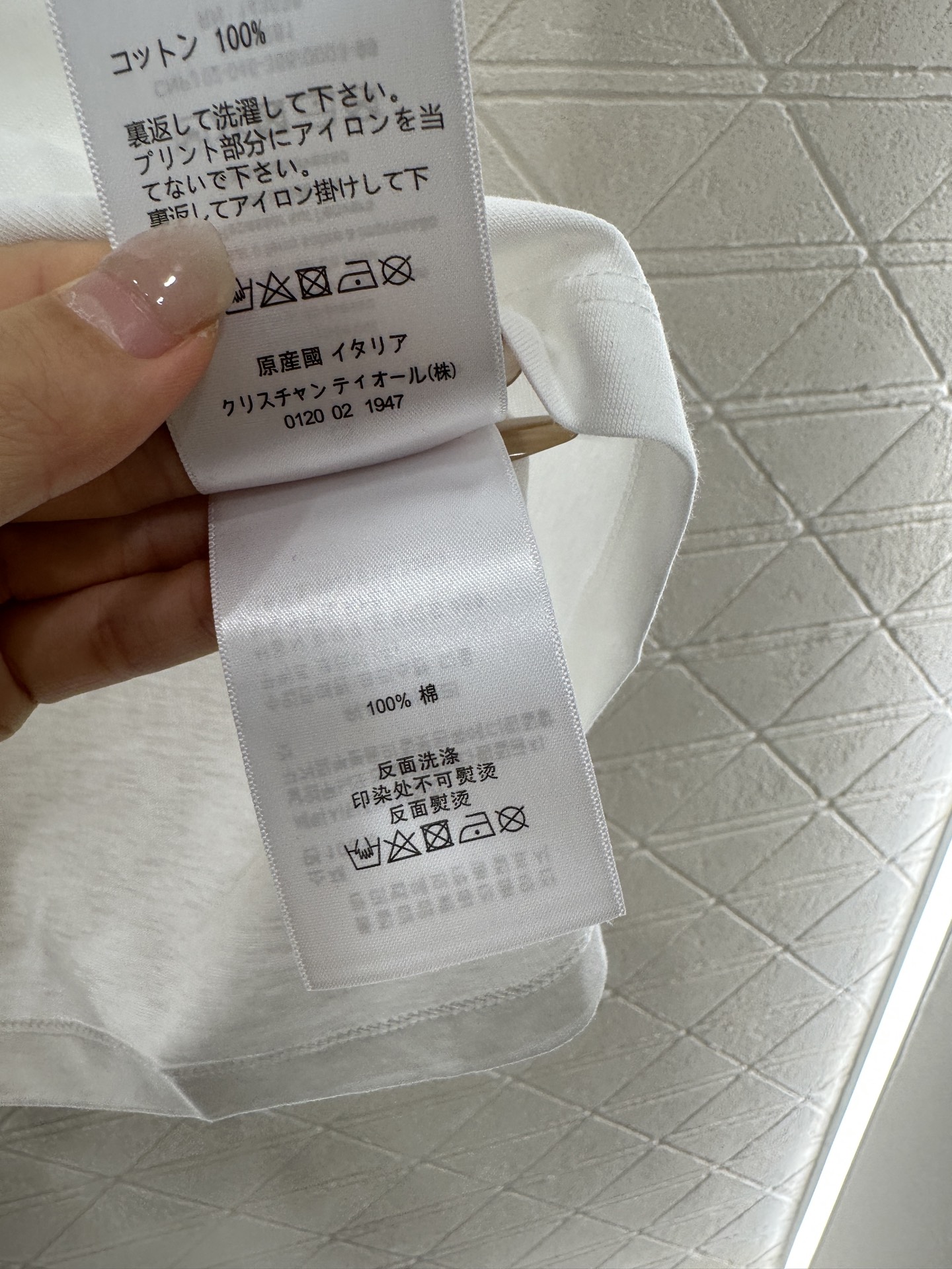 ♥潮牌*♥2025新品上架
    重工订珠𝑇𝑒𝑒
定制YB原生全棉材质 透气舒适 质感十足 常规短袖T