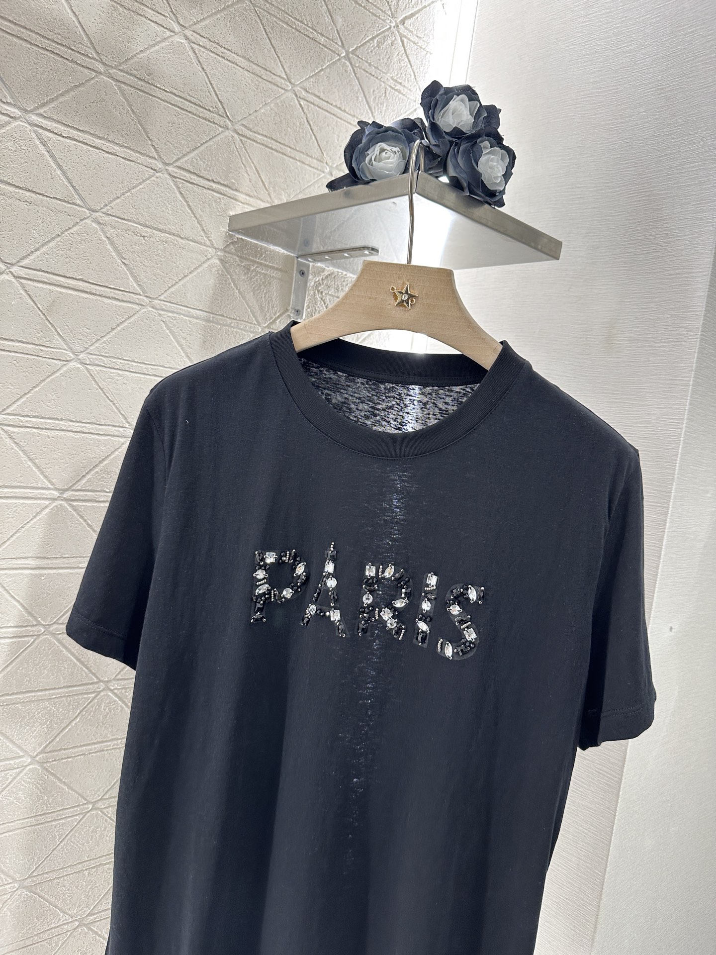 ♥潮牌*♥2025新品上架
    重工订珠𝑇𝑒𝑒
定制YB原生全棉材质 透气舒适 质感十足 常规短袖T
