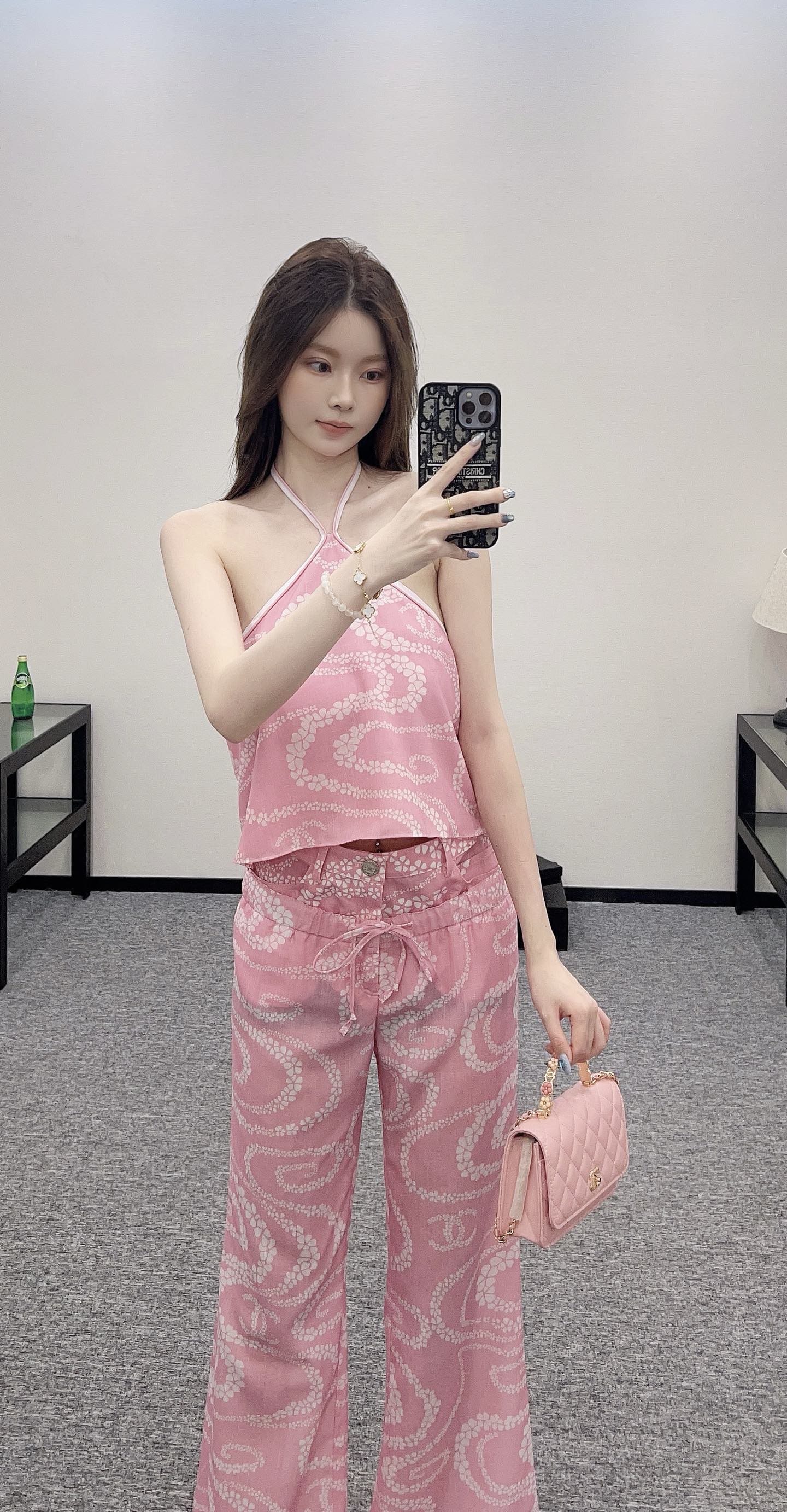 [Chanel Women