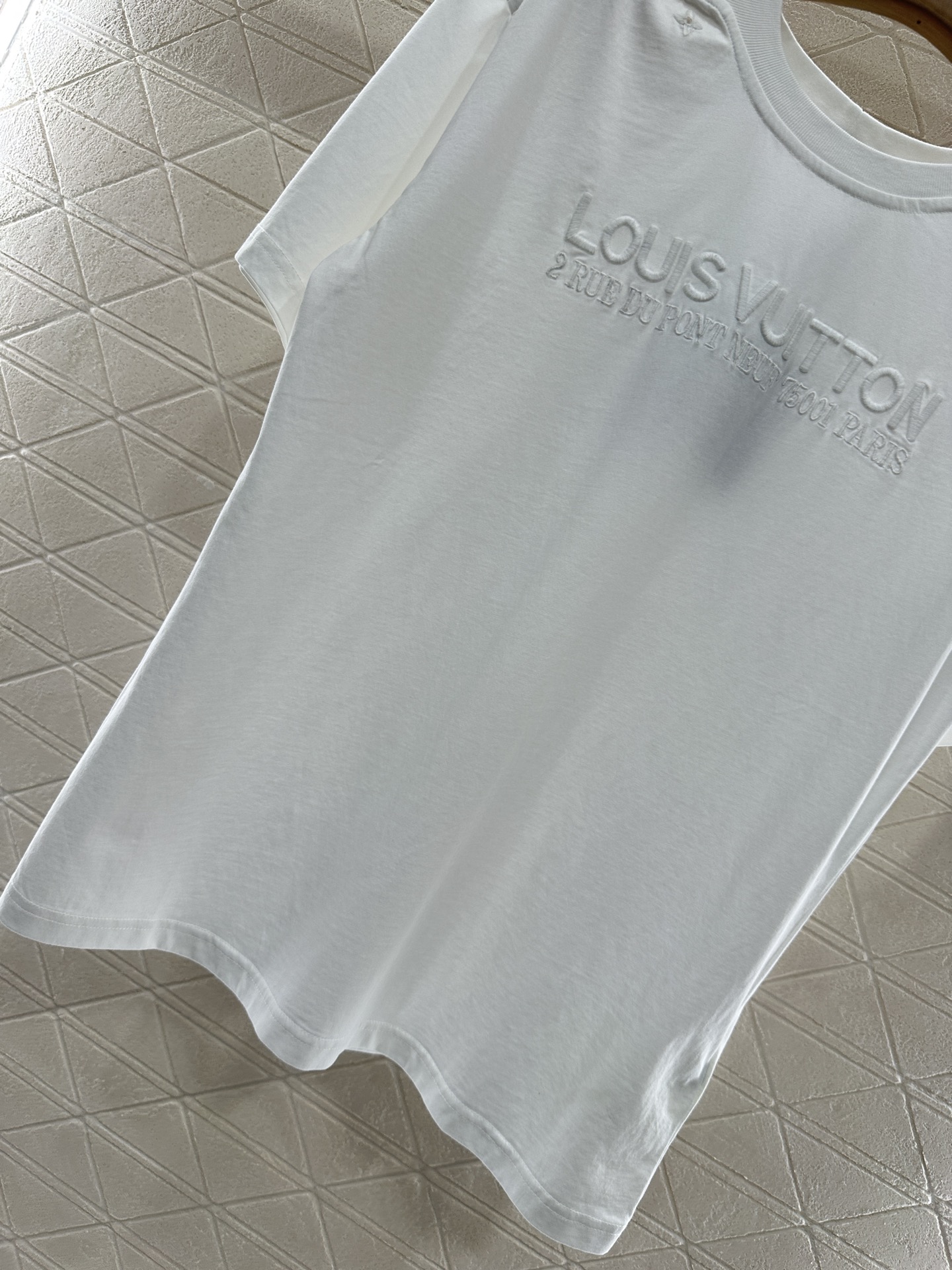 ♥Louis Vuitto*♥2025新品上架
       水洗刺绣字母破洞𝑇𝑒𝑒
定制YB原生全棉材