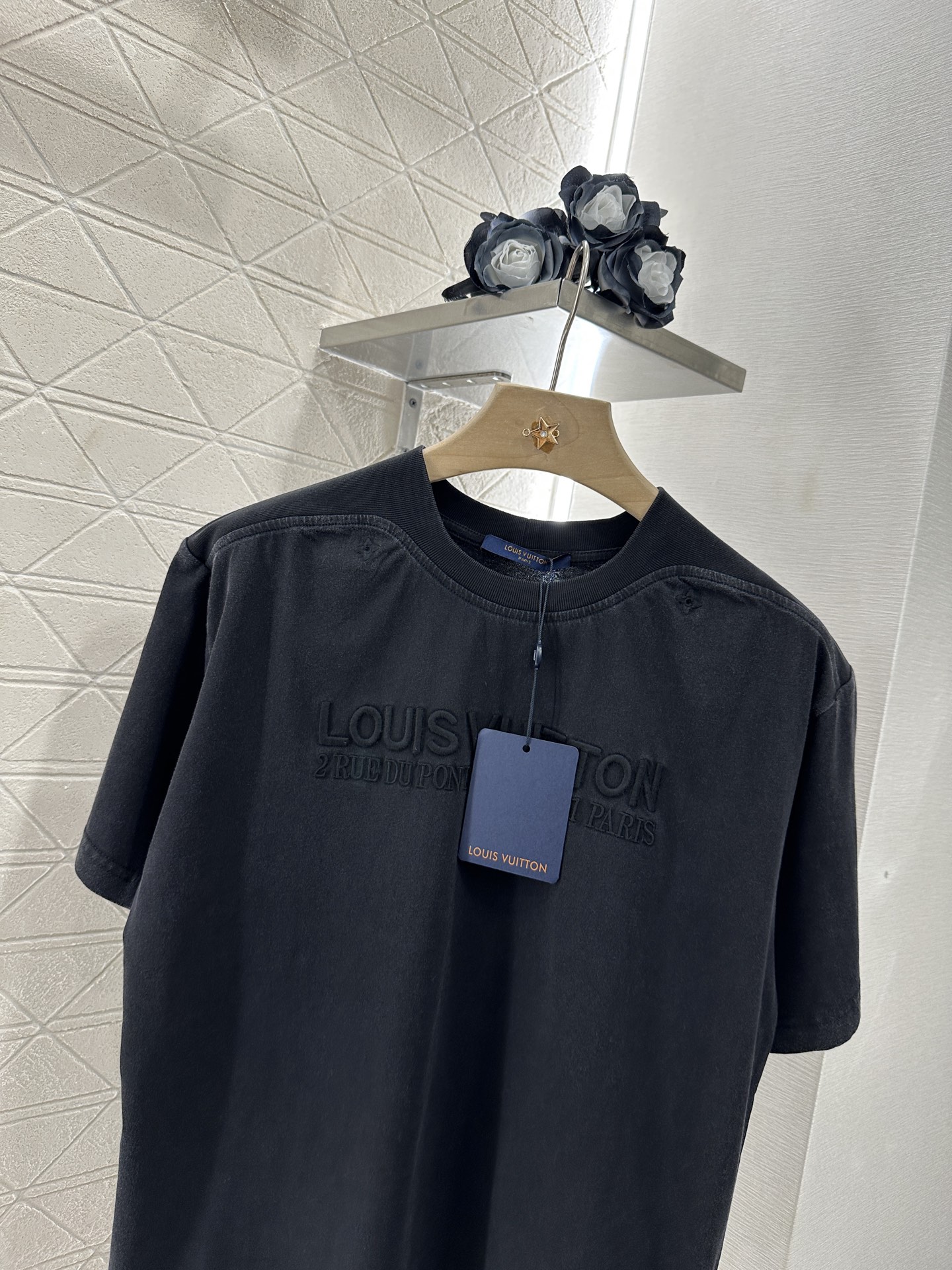 ♥Louis Vuitto*♥2025新品上架
       水洗刺绣字母破洞𝑇𝑒𝑒
定制YB原生全棉材