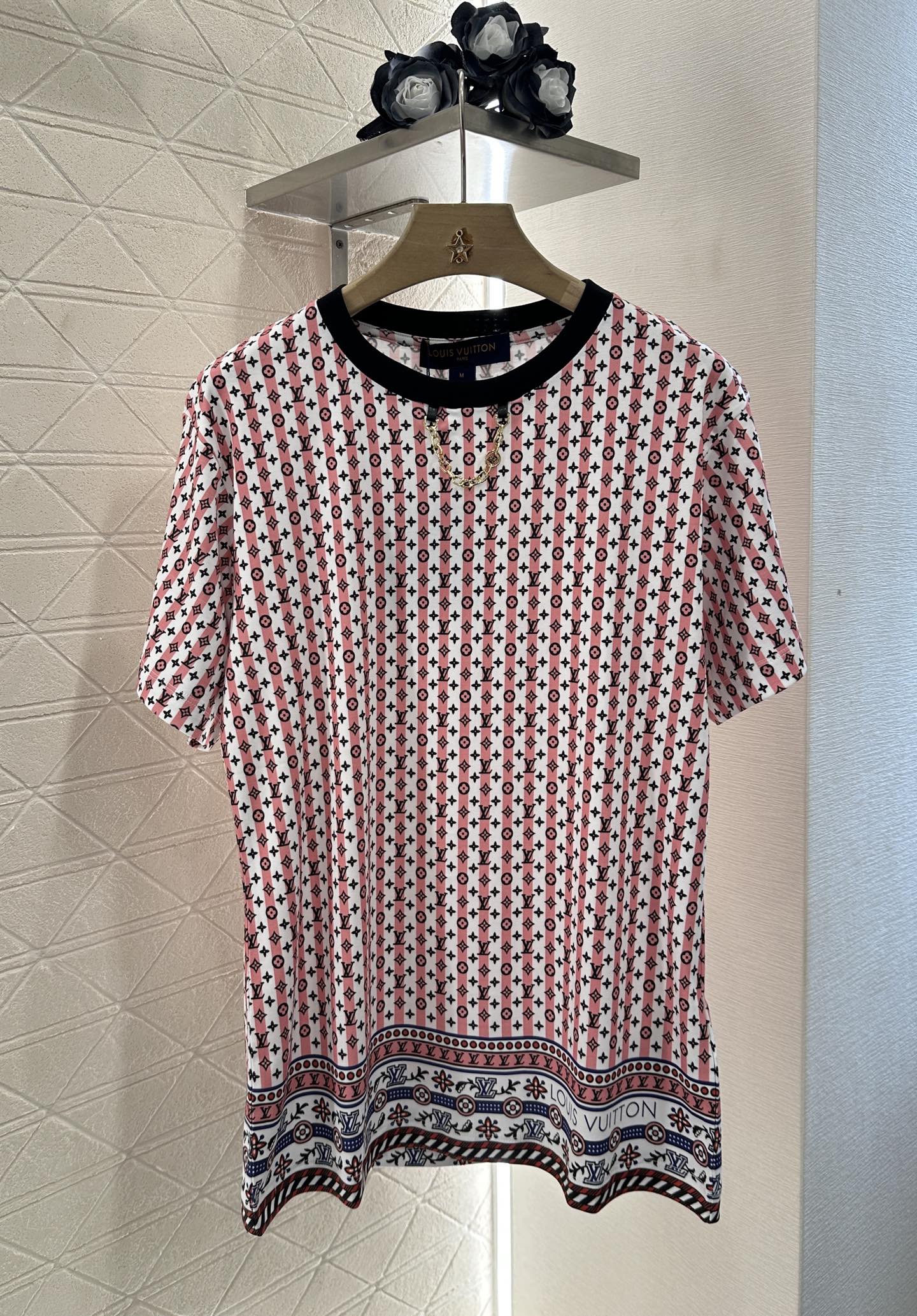 ♥Louis Vuitto*♥2025新品上架
       印花链条𝑇𝑒𝑒
定制YB丝光全棉材质 透气