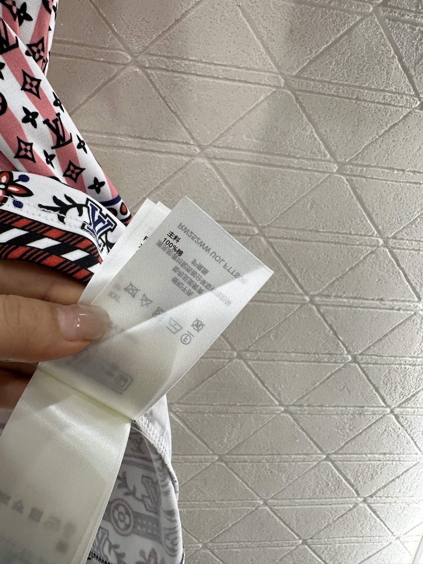 ♥Louis Vuitto*♥2025新品上架
       印花链条𝑇𝑒𝑒
定制YB丝光全棉材质 透气