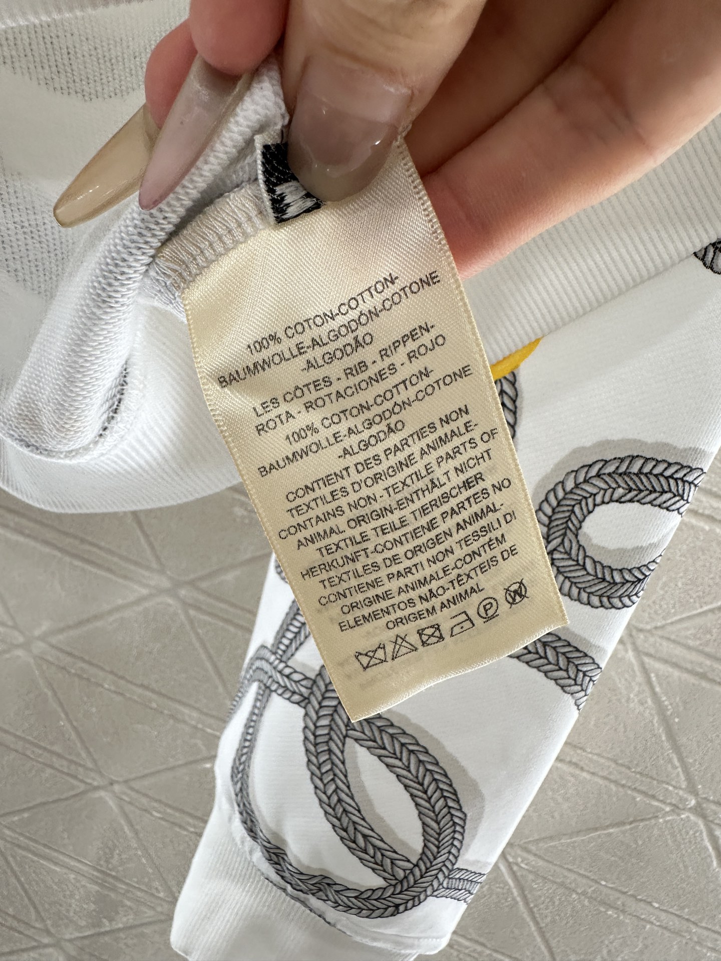 ♥Herme*♥2024新品上架
    绳结套头卫衣半裙套装
定制YB斜纹全棉材质 质感高级 舒适细腻