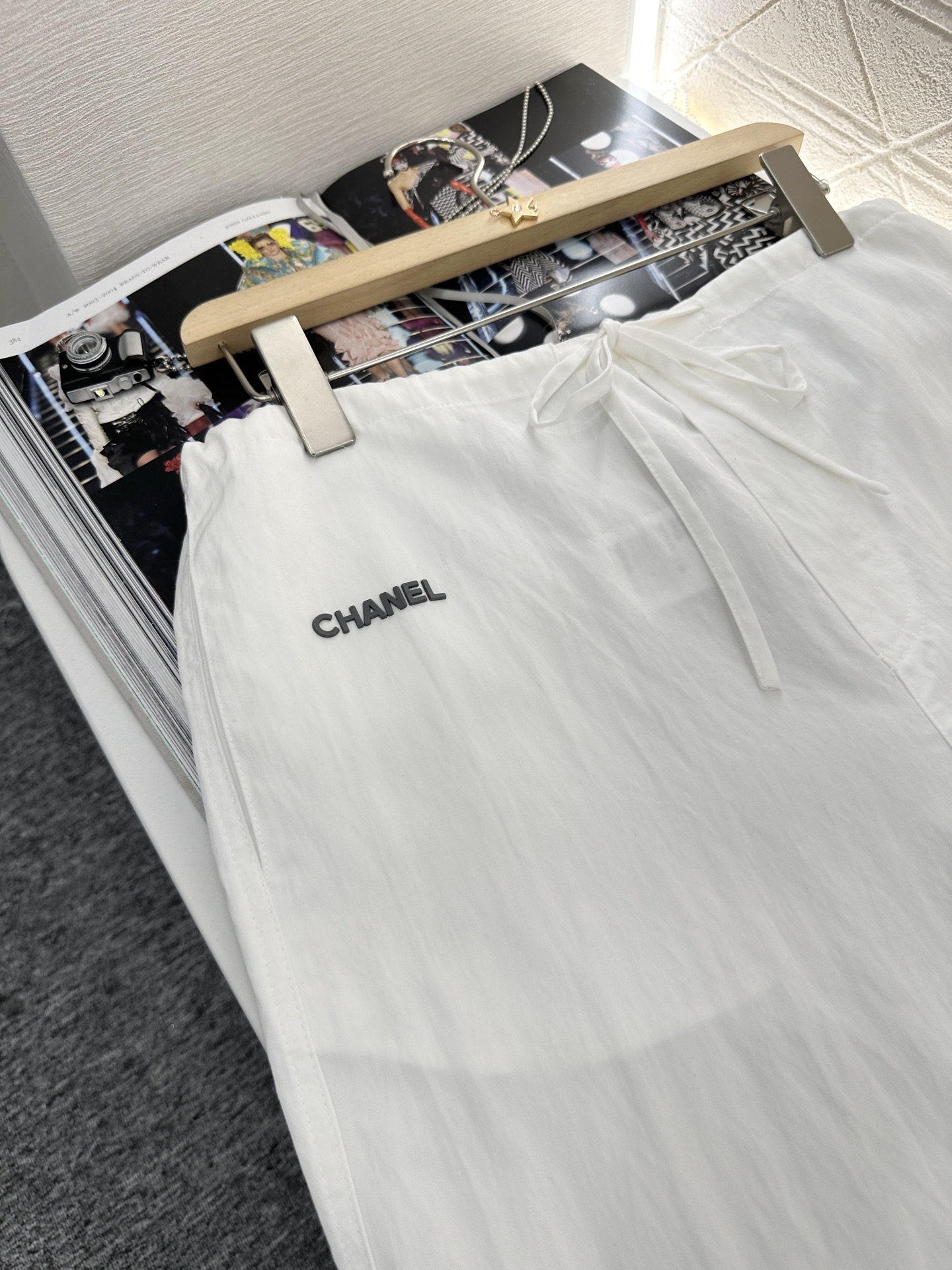 ♥Chane*♥2025新品上架
   抽绳绣花阔腿长裤
定制YB进口天丝棉材质 肌理明显 垂顺舒适 抽