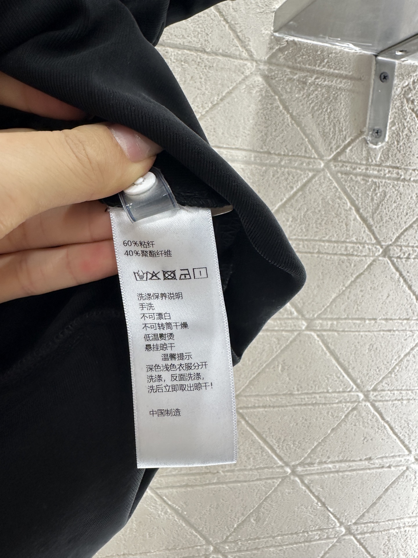 ♥Chane*♥2025新品上架
  不对称短袖抽绳长裤套装
斜裁不对称短袖上衣全棉材质的织造 透气舒适