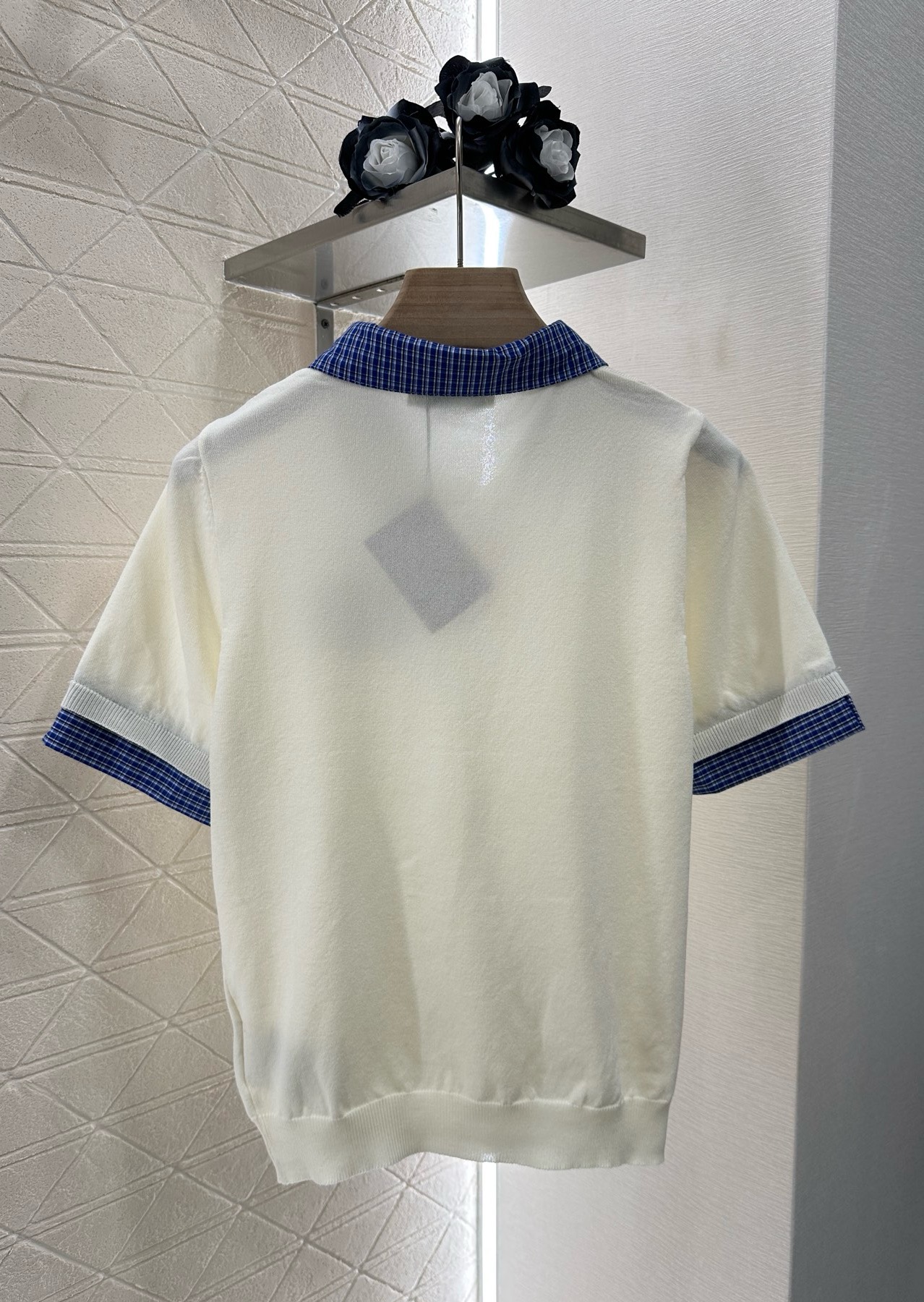 ♥Miumi*♥2025新品上架
    衬衫拼接针织上衣
定制YB进口纱线织造 柔软舒适 洋气显瘦 拼