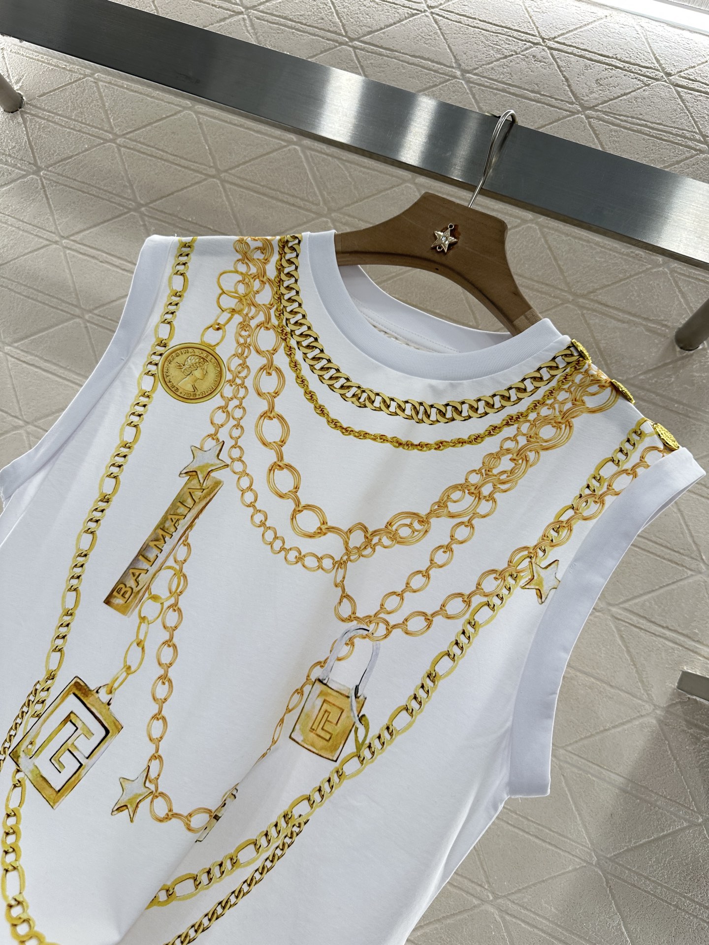 Hard-core Female Fashion: P368 Balmai* 2025 Chain Stamp Vest Highlights Brand Style - 图片 7