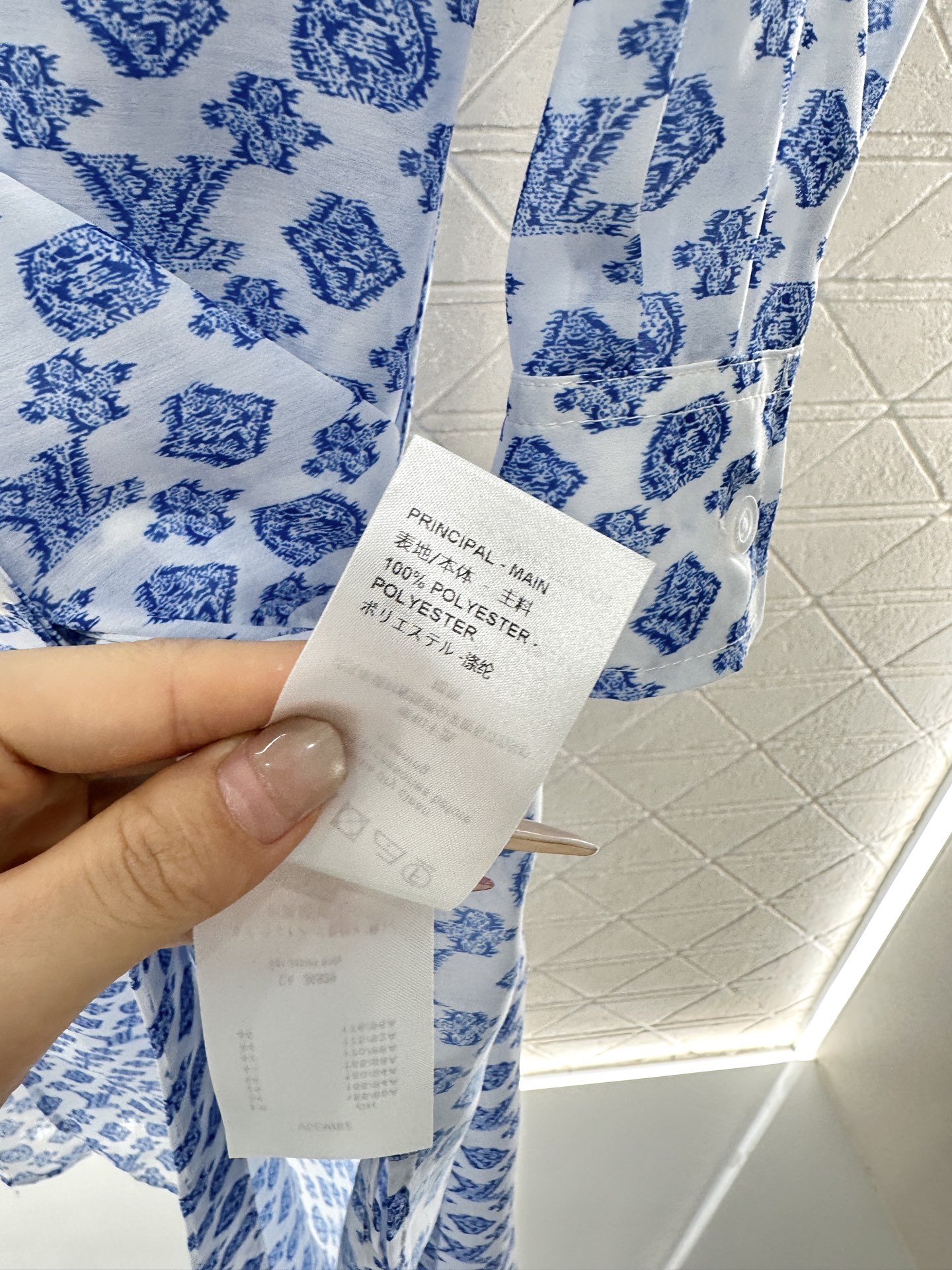 ♥Louis Vuitto*♥2025新品上架
   印花腰带衬衫连衣裙
定制YB进口斜纹稠材质 质感透