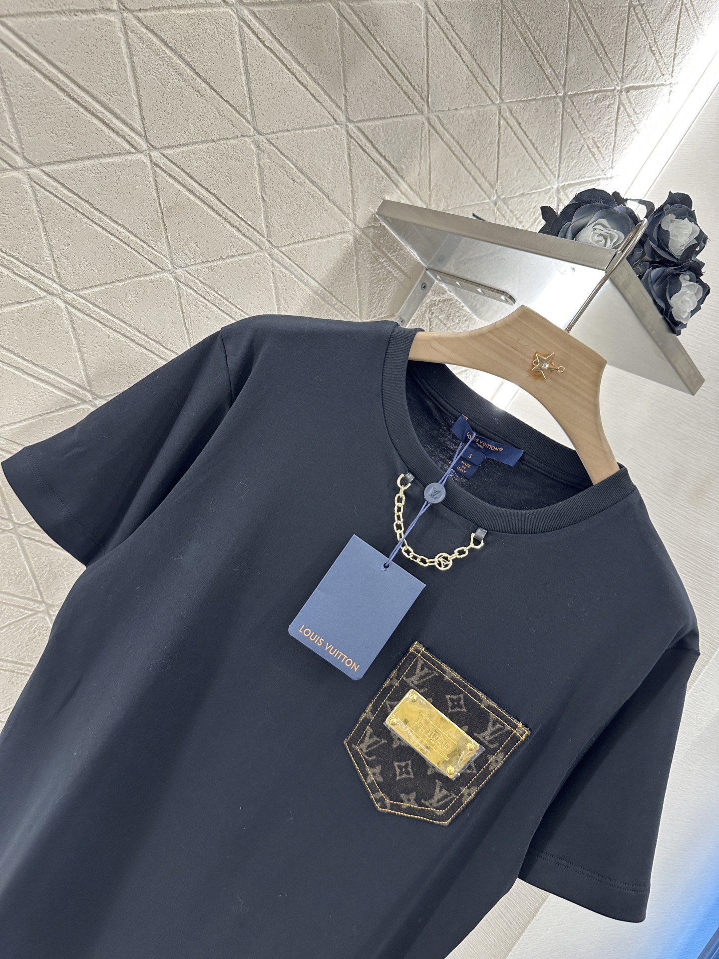 ♥Louis Vuitto*♥2025新品上架
      金属徽标口袋𝑇𝑒𝑒
定制YB原生丝光全棉材质