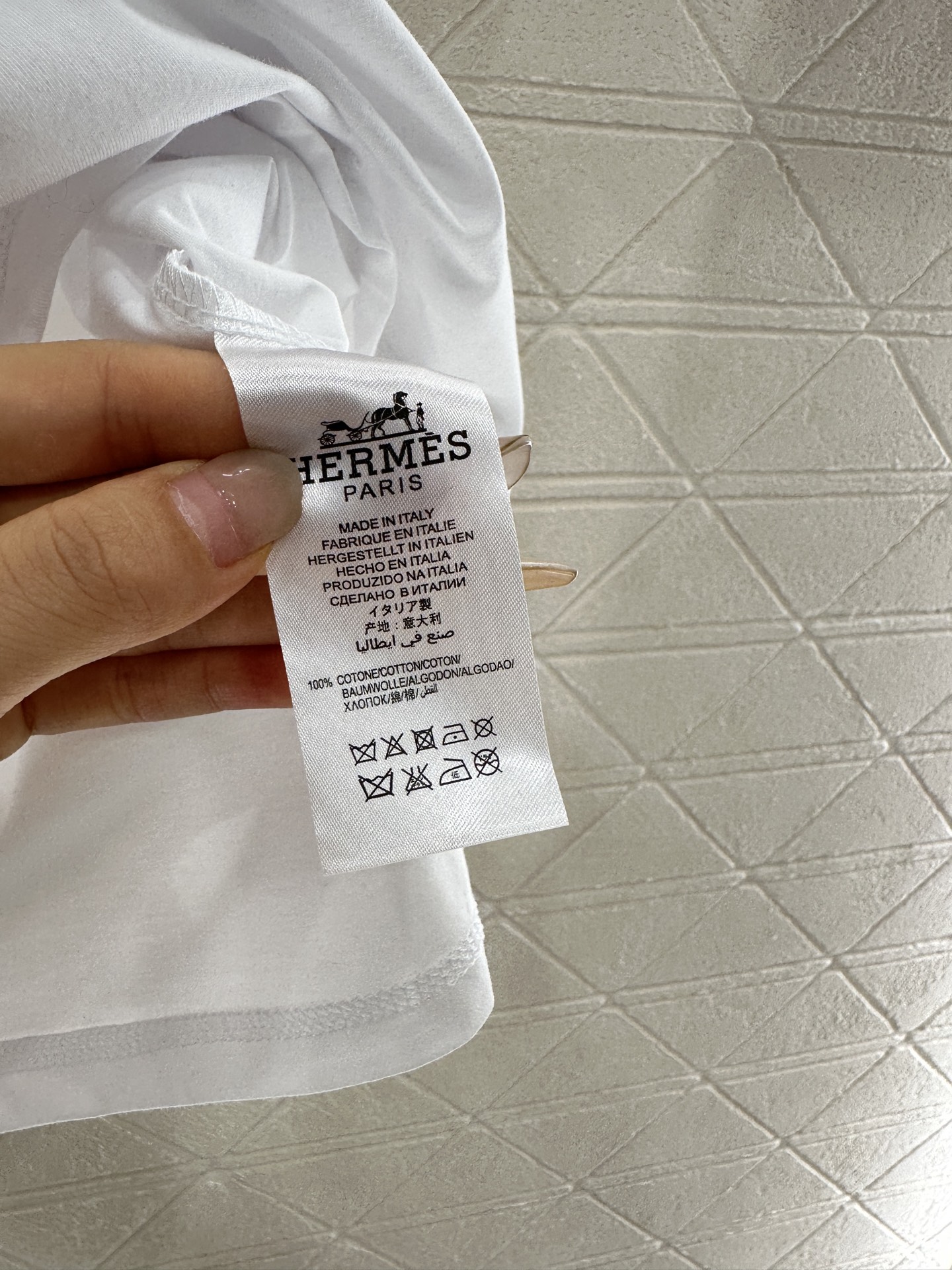 Herme* 2025 New Product: Totem Gradient Print Tee in Full Cotton Material - 图片 9