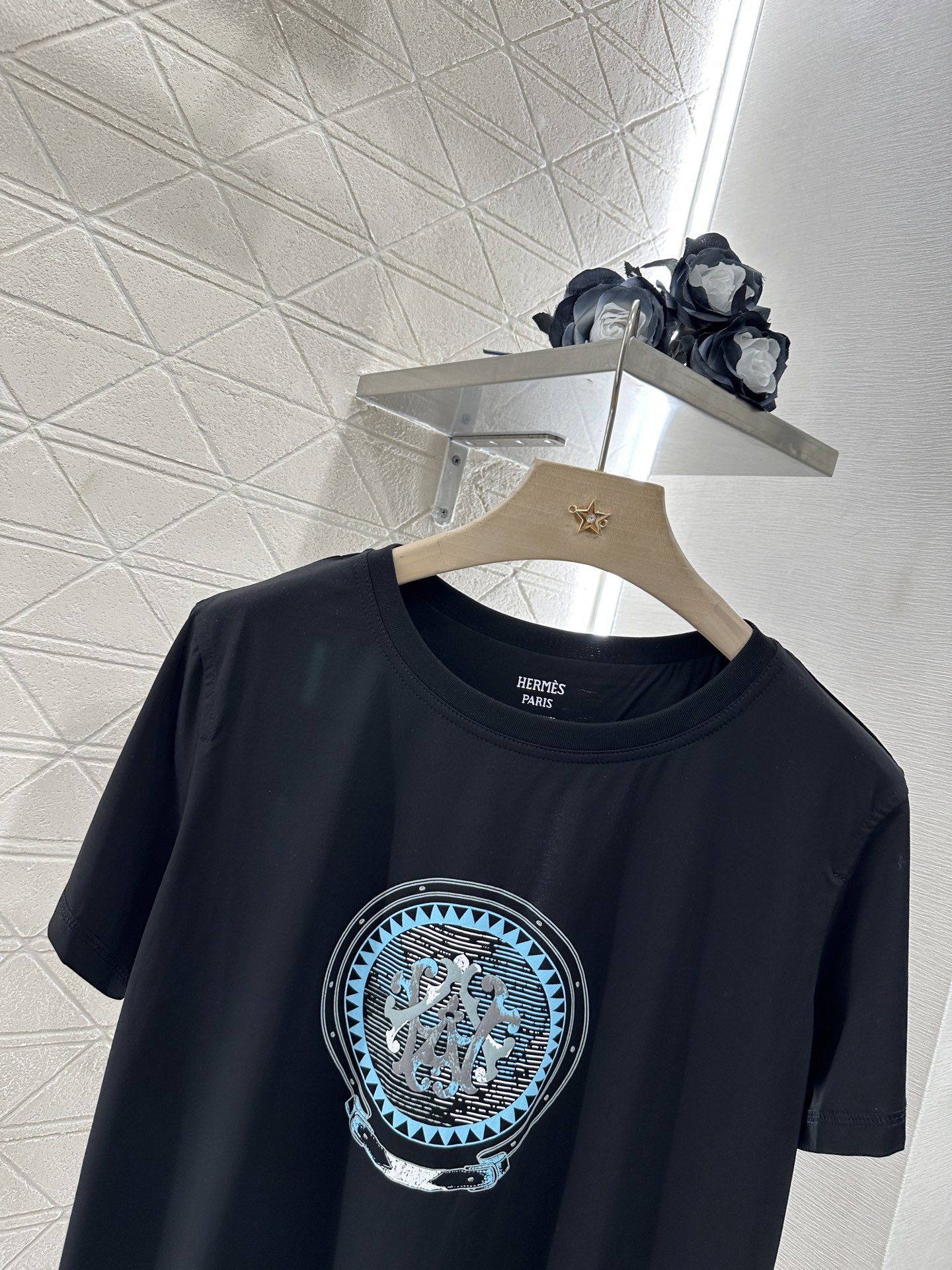 2025 Herme* Totem Gradient Print Tee for Stylish Women: High-Quality, Customized Cotton T-Shirt - 图片 3