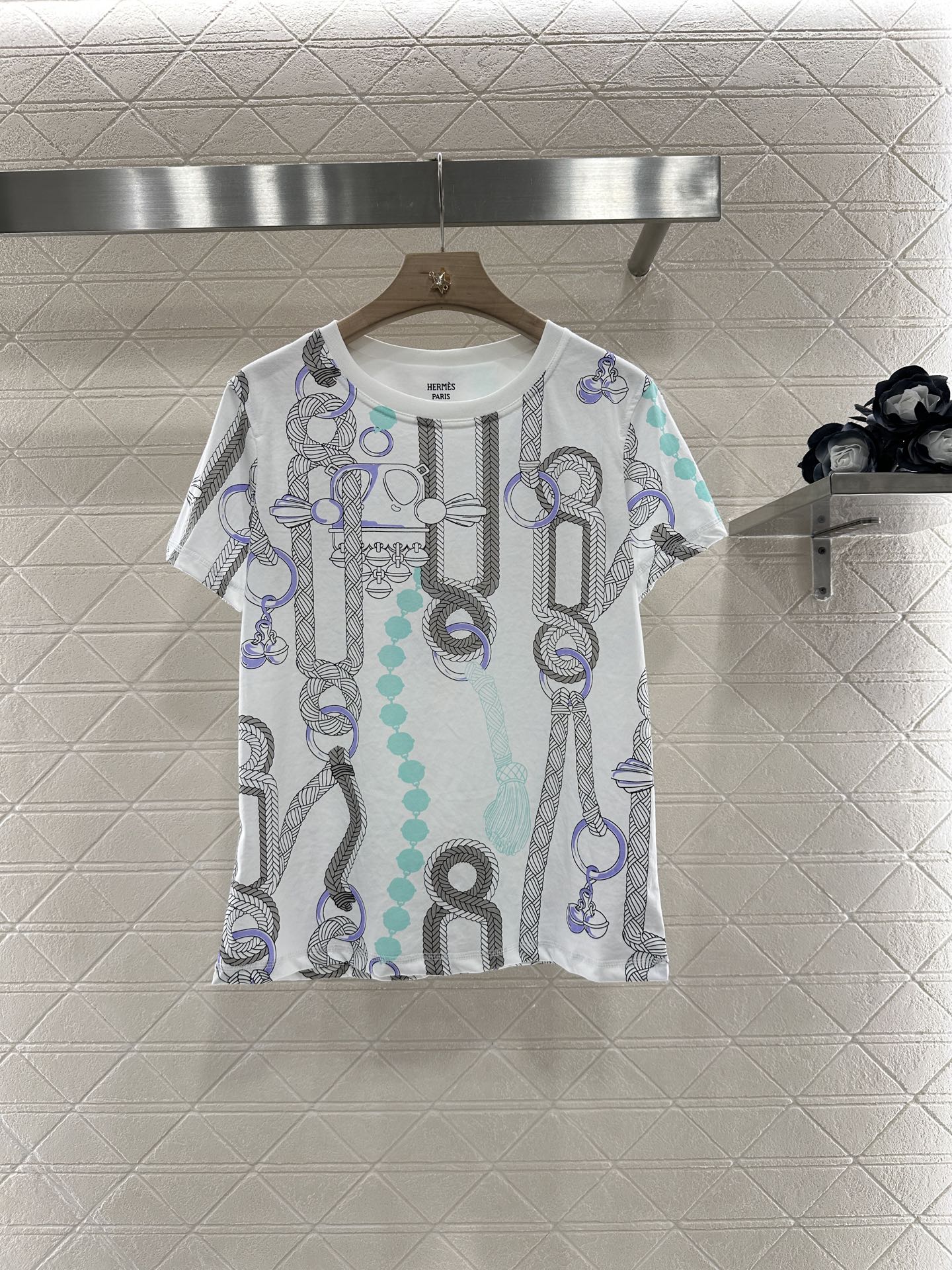 2025 New Herme* Tee: Stylish, Comfortable, Quality Short-Sleeve Shirt with Chain Tie Pattern