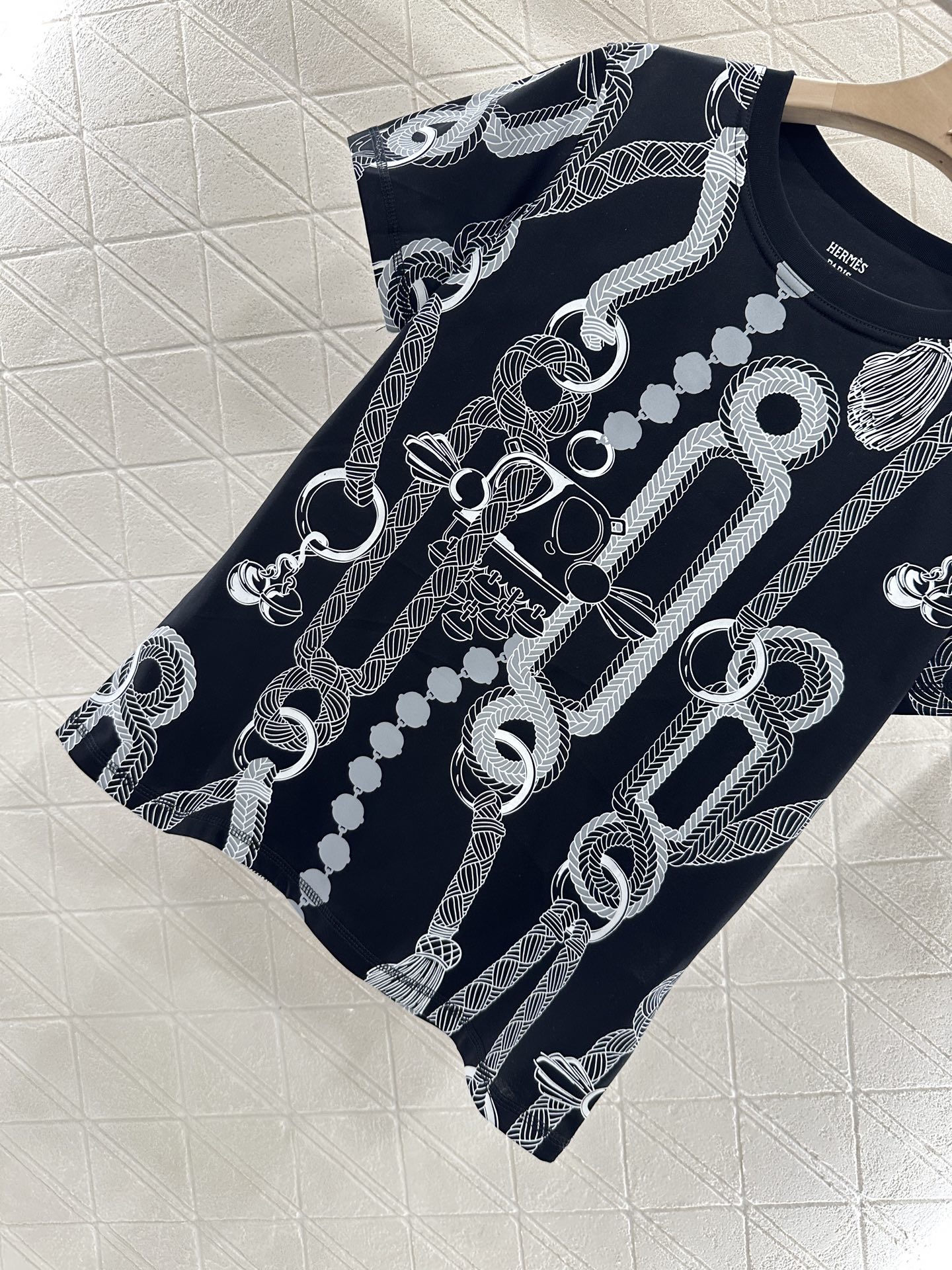 Herme* 2025 New Product: Stylish Customized Tee with Air-Comfort Material - 图片 5