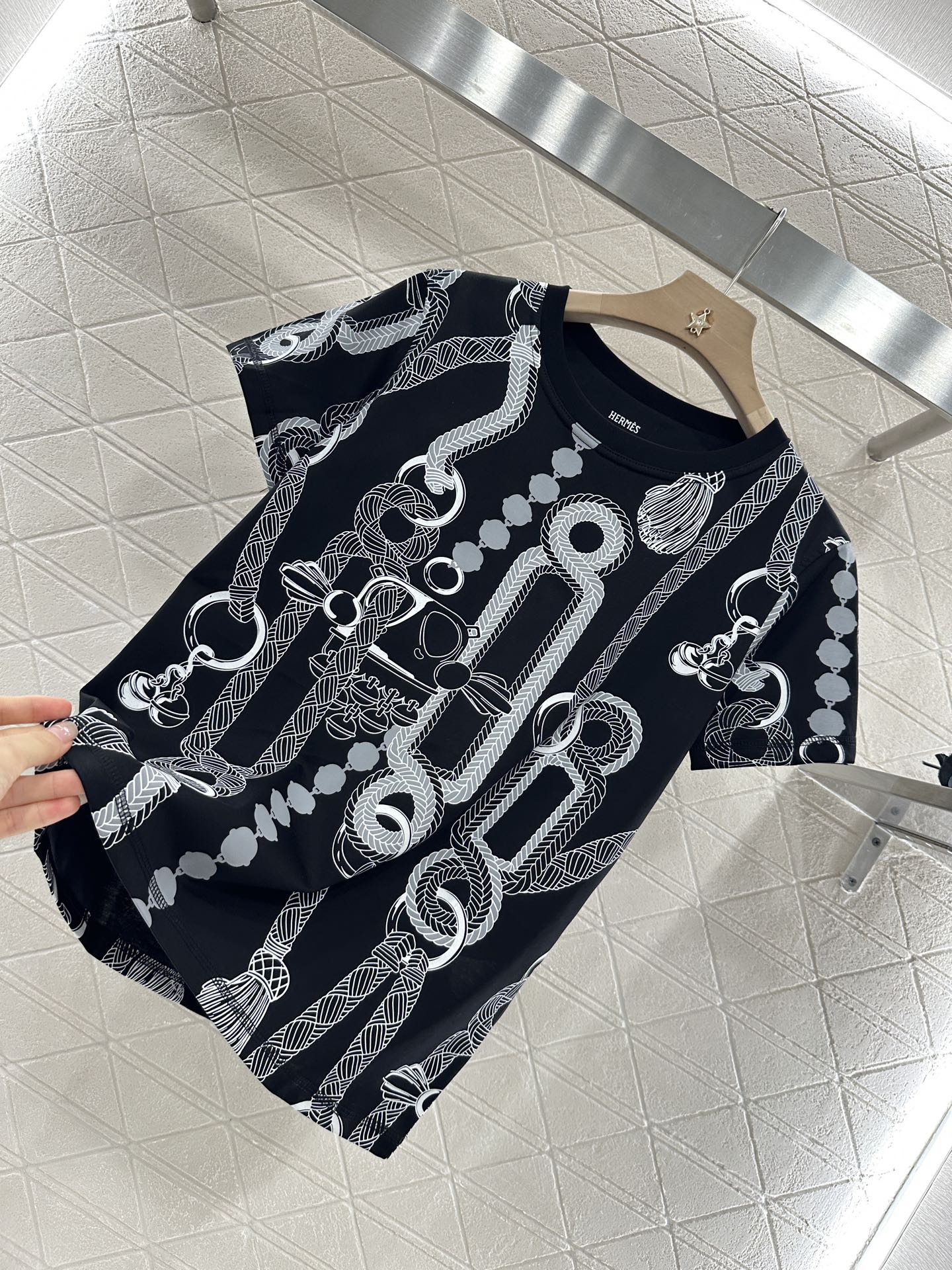 Herme* 2025 New Product: Stylish Customized Tee with Air-Comfort Material - 图片 6