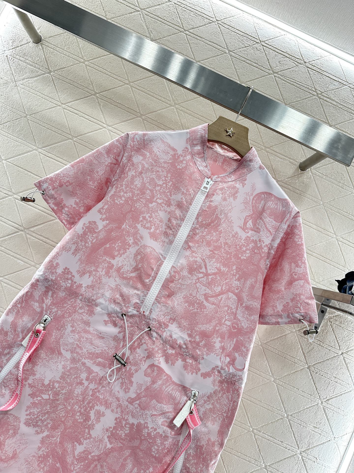 Original Hard-Core Women’s Suit: Customized High-Quality Design with Jungle Elements - 图片 4