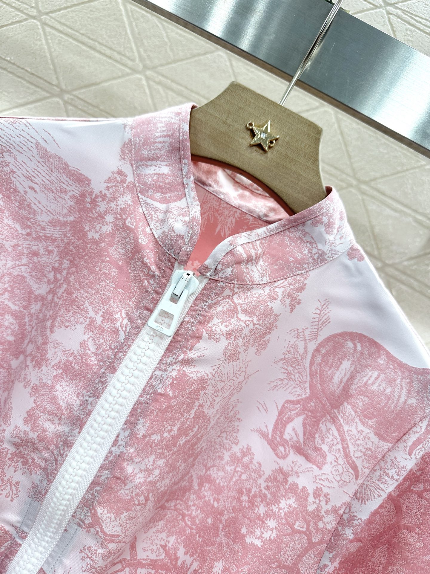 Original Hard-Core Women’s Suit: Customized High-Quality Design with Jungle Elements - 图片 7