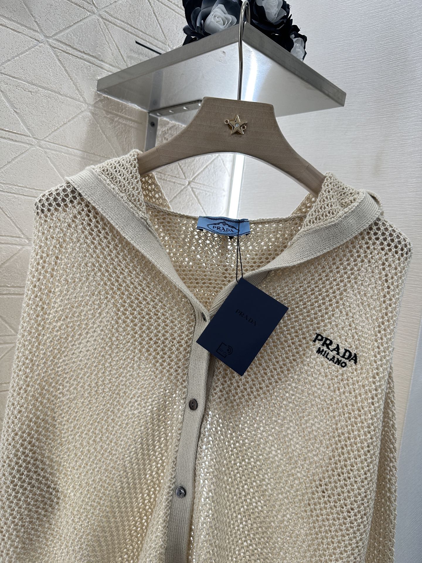♥Prad*♥2025新品上架
       连帽针织开衫
定制YB全棉纱线织造 柔软亲肤 舒适弹力 连