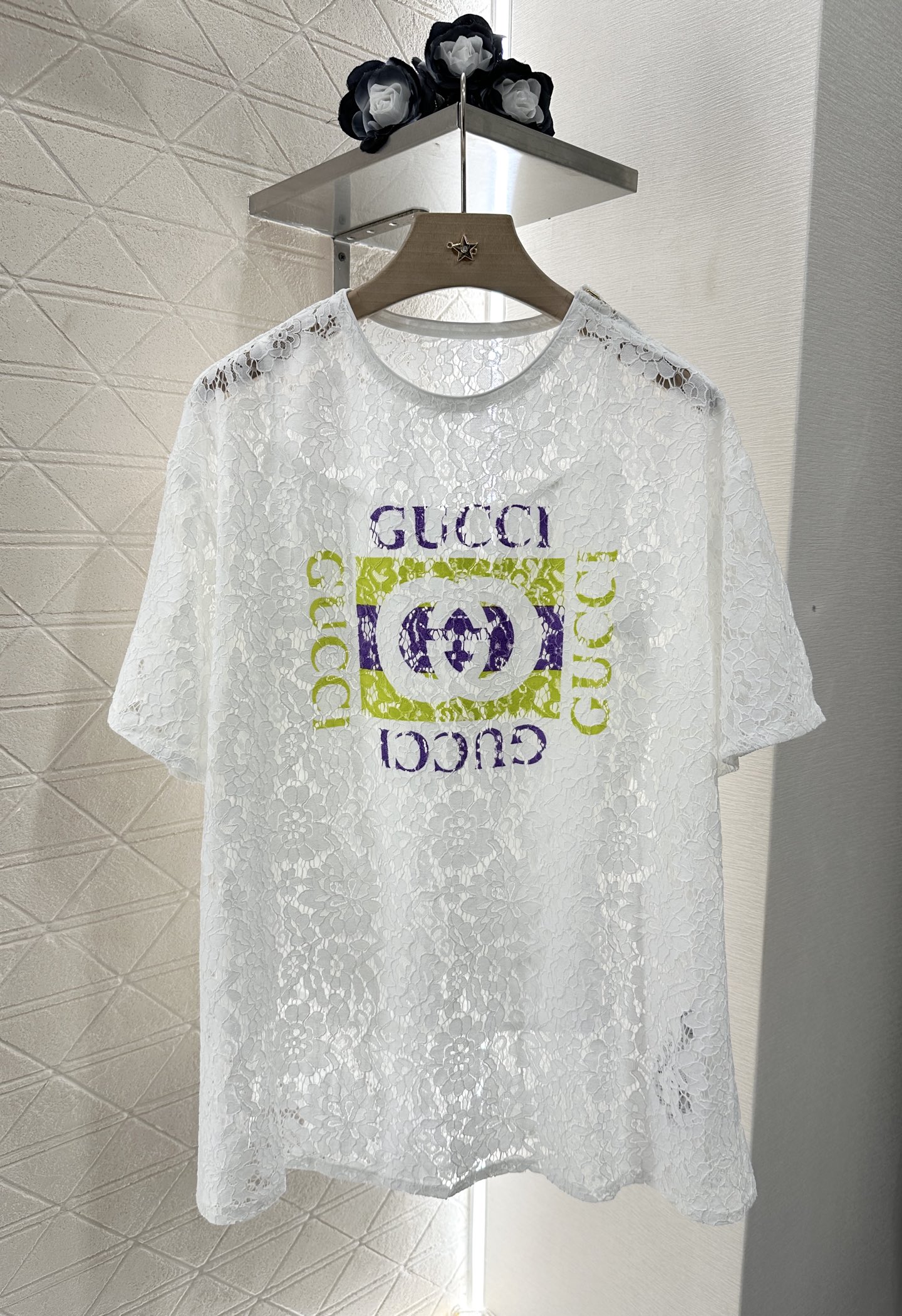 ♥Gucc*♥2025新品上架
 绣花上衣短裤三件套套装
定制YB进口绣花棉纶材质 透气舒适 复古高级 