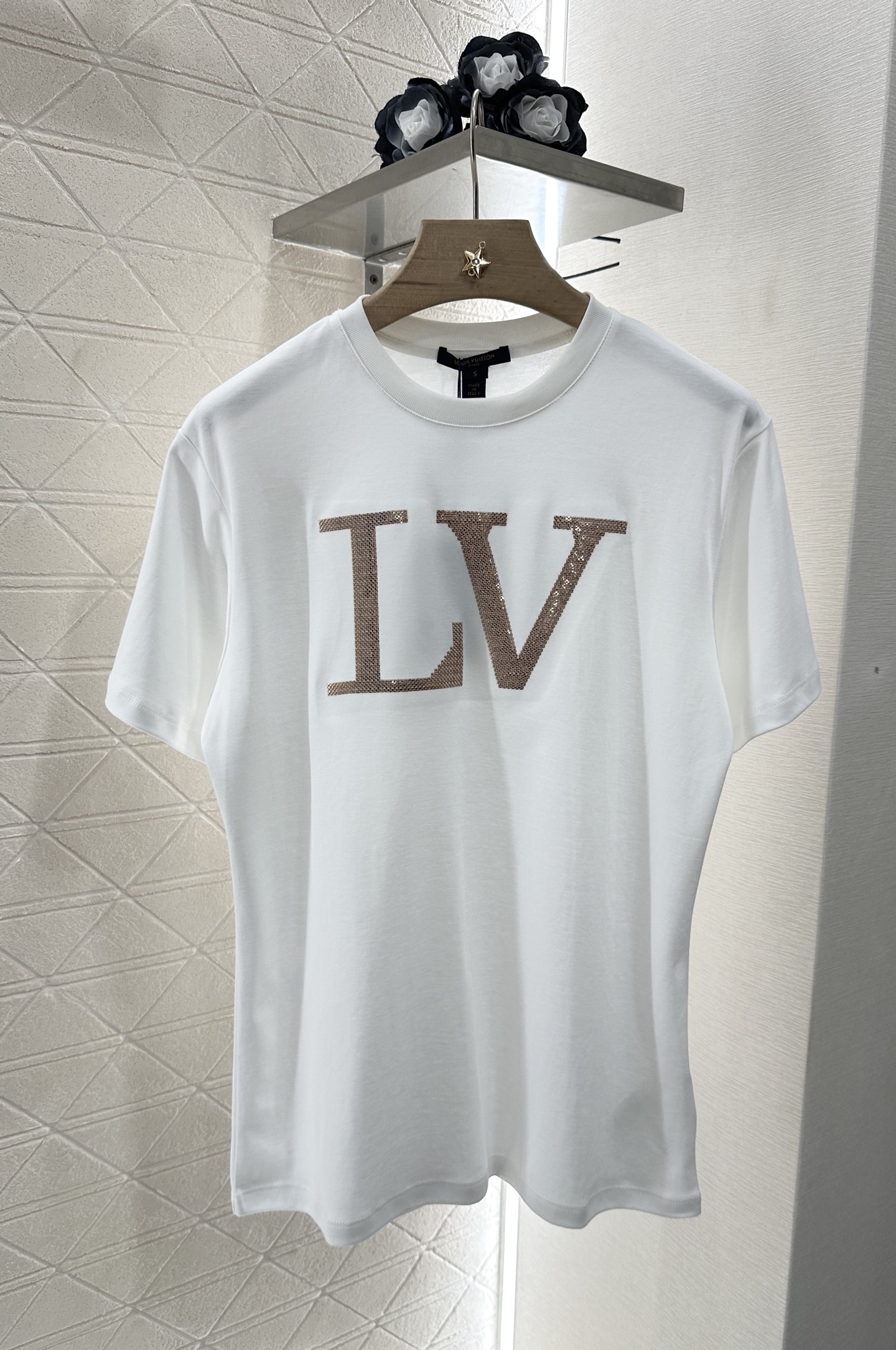 ♥Louis Vuitto*♥2025新品上架
    重工刺绣住珠片𝑇𝑒𝑒
定制YB丝光全棉材质 透气