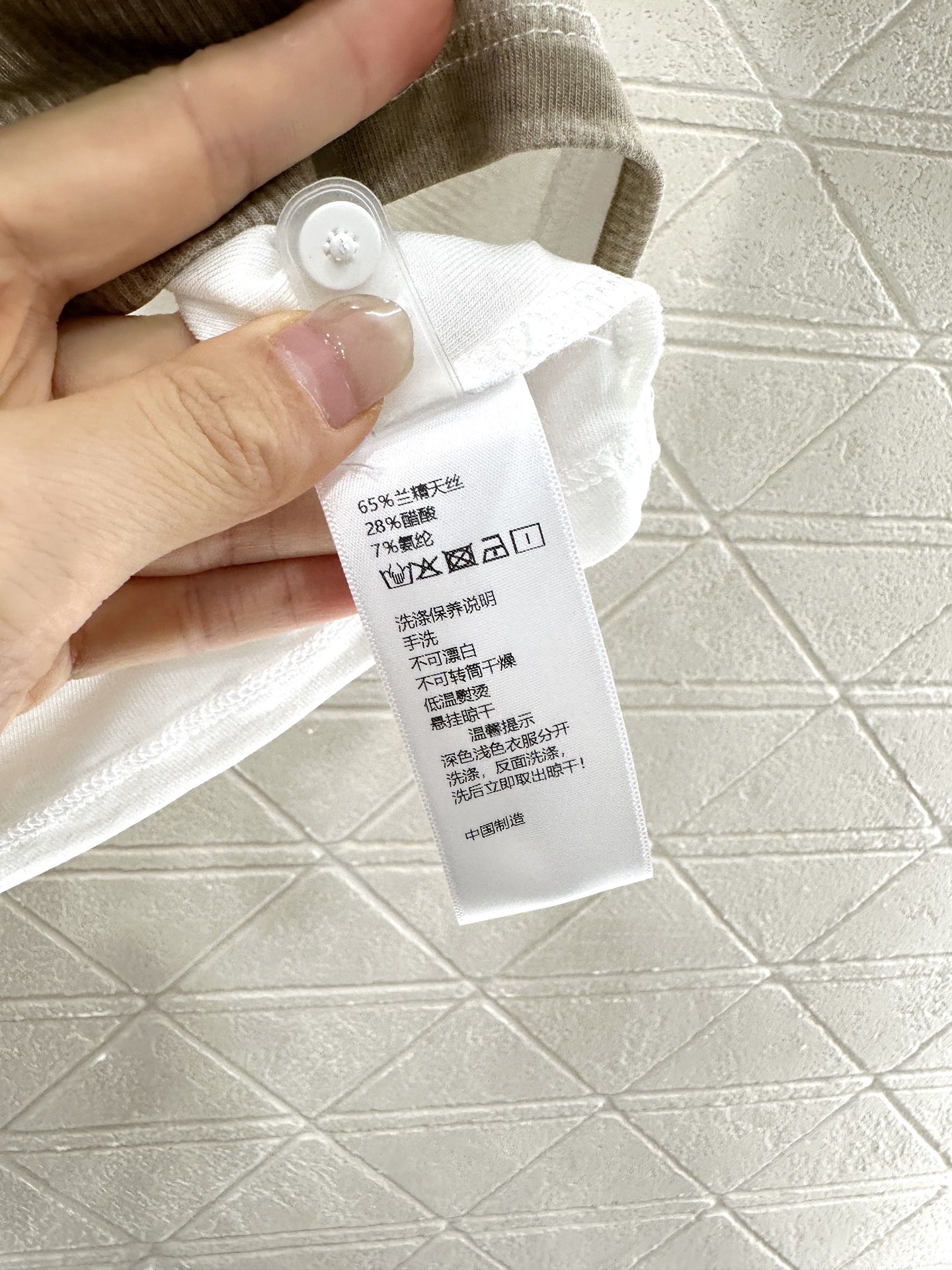 ♥Alexander wan*♥2025新品上架
      印花假两件𝑇𝑒𝑒
定制YB进口天丝醋酸材质