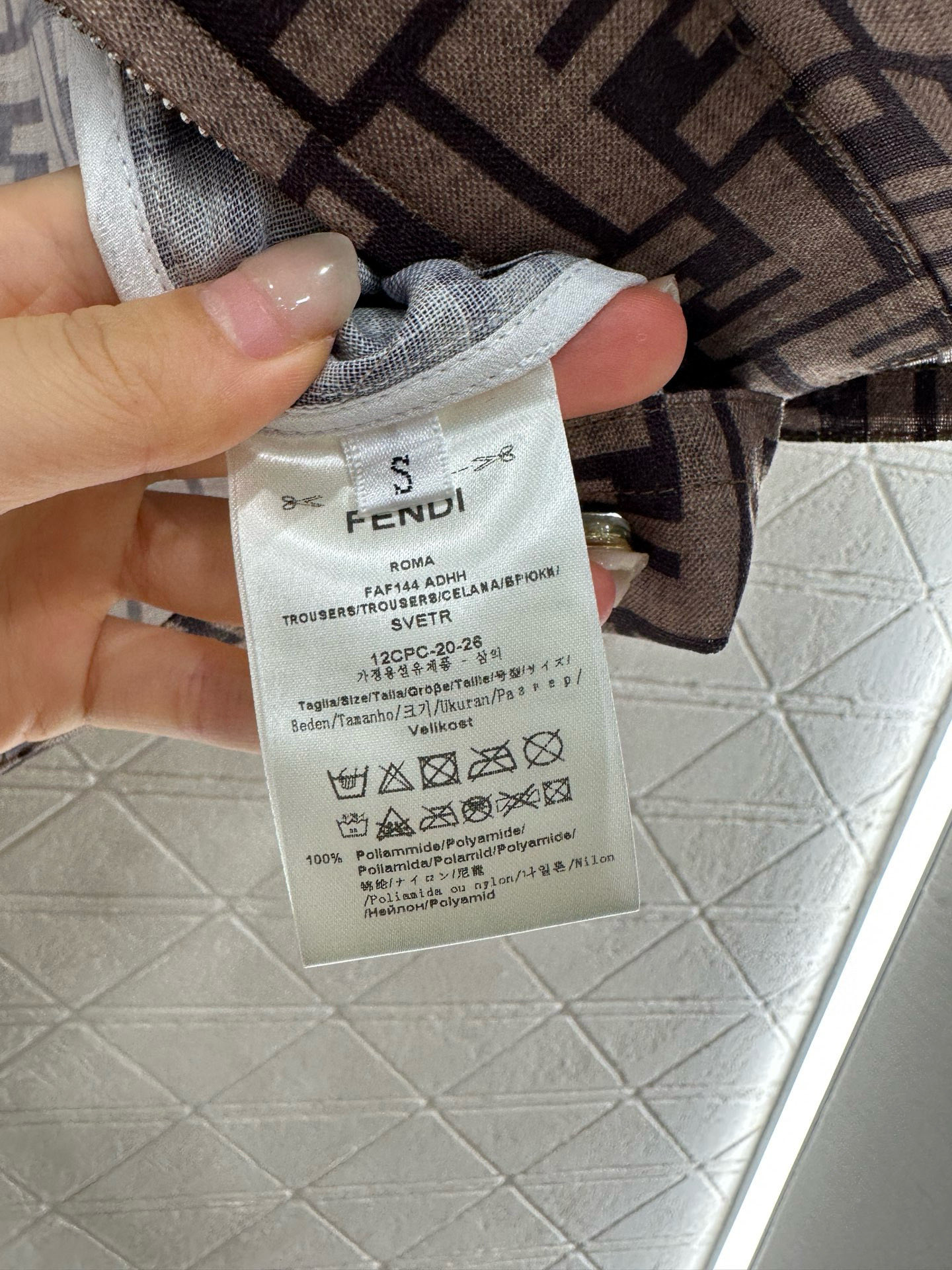 ♥Fend*♥2025新品上架
   印花短袖外套短裤套装
定制YB进口材质 质感高级 品相十足 通体双