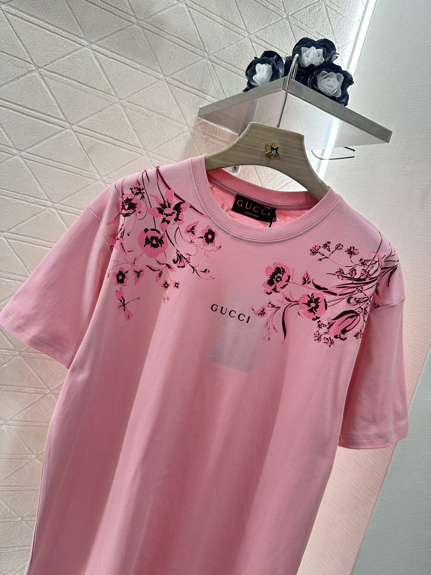 ♥Gucc*♥2025新品上架
      印花圆领𝑇𝑒𝑒
定制YB原生全棉材质 透气舒适 质感十足 宽
