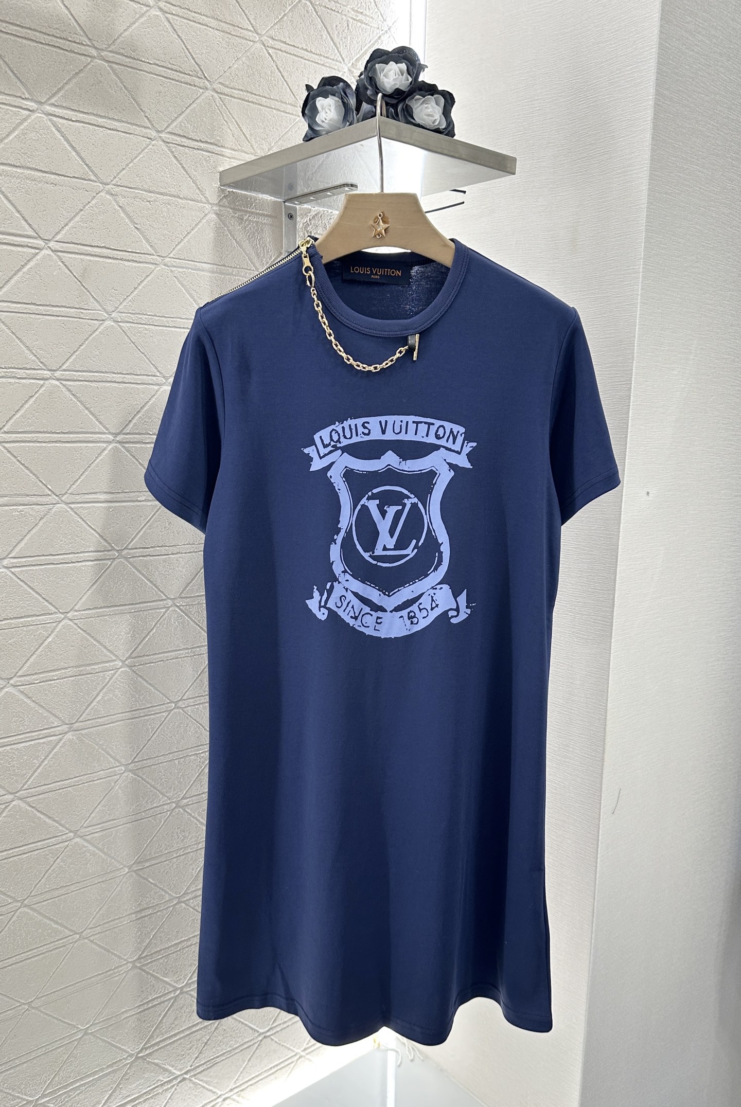 ♥Louis Vuitto*♥2025新品上架
       印花链条连衣裙
定制YB丝光全棉材质 透气