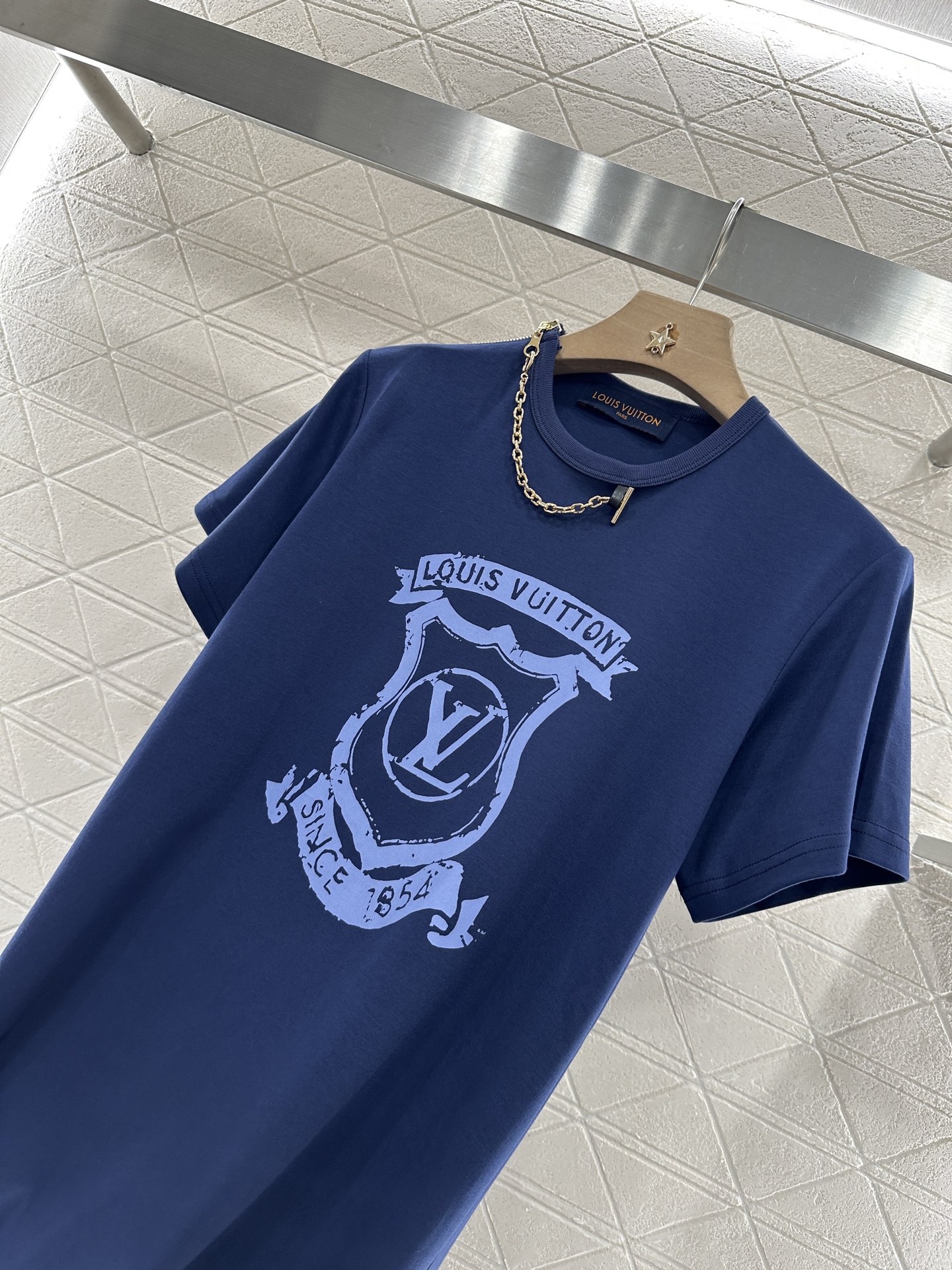 ♥Louis Vuitto*♥2025新品上架
       印花链条连衣裙
定制YB丝光全棉材质 透气