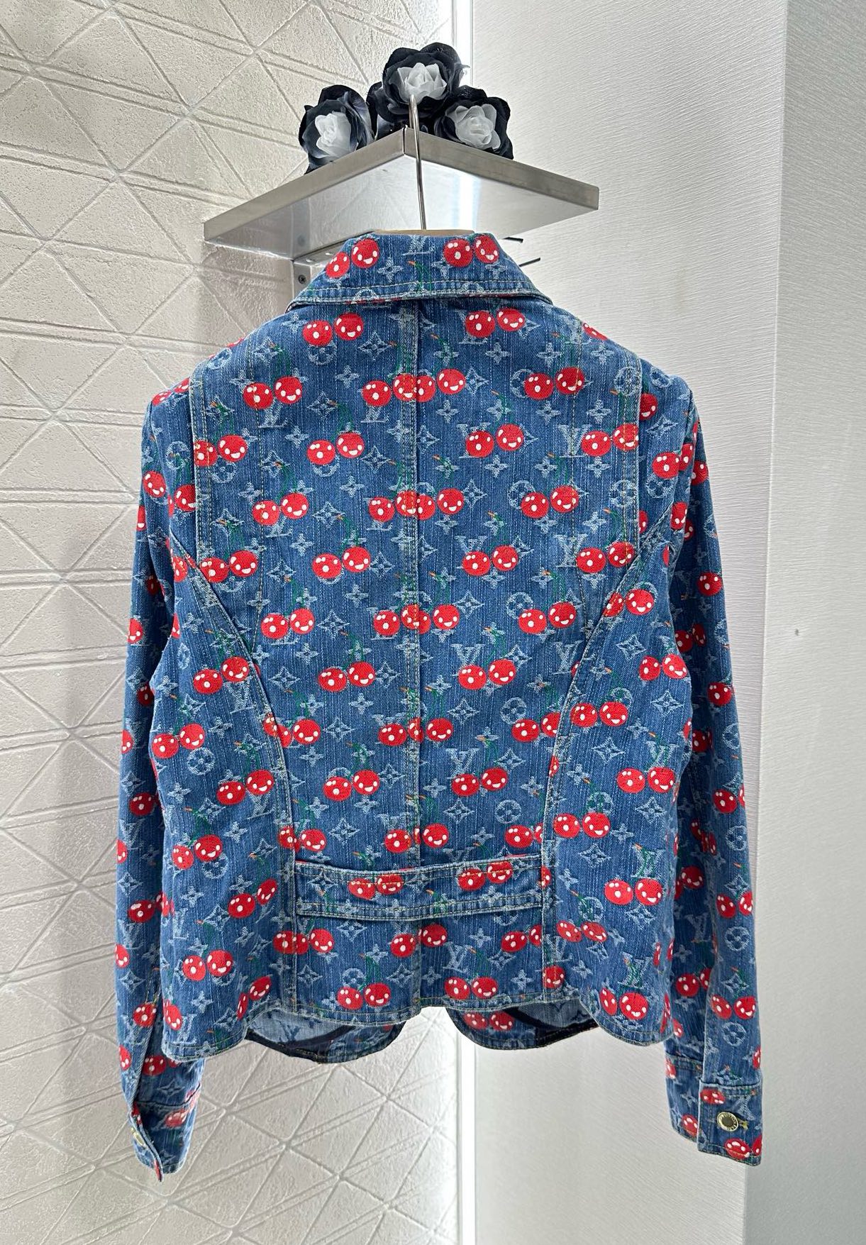 ♥Louis Vuitto*♥2025新品上架
     提花牛仔夹克短裤套装
定制YB斜纹棉牛仔材质 