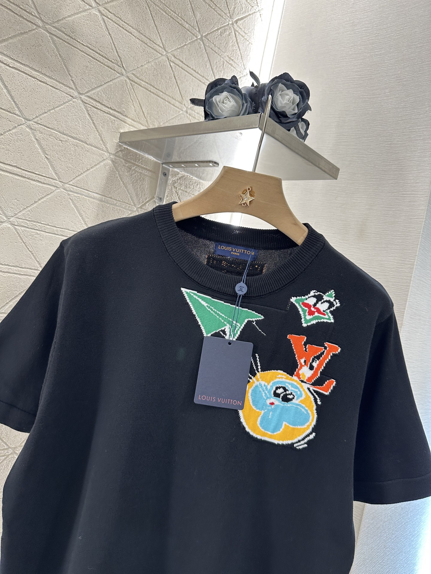 ♥Louis Vuitto*♥2025新品上架
     圆领卡通针织上衣
定制YB全棉纱线织造 透气舒