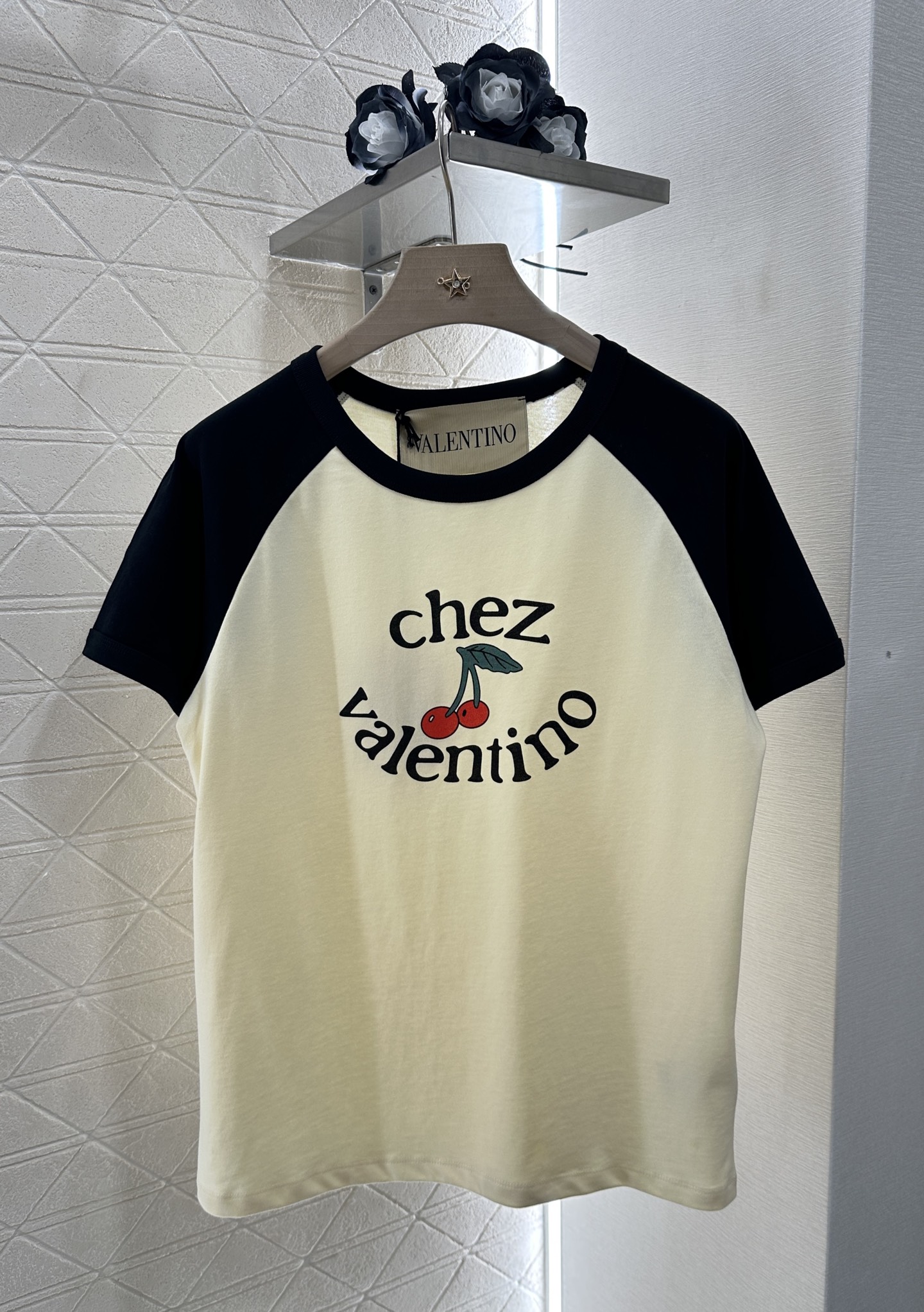 ♥Valentin*♥2025新品上架
     圆领插肩樱桃字母𝑇𝑒𝑒
定制YB原生全棉材质 透气舒适