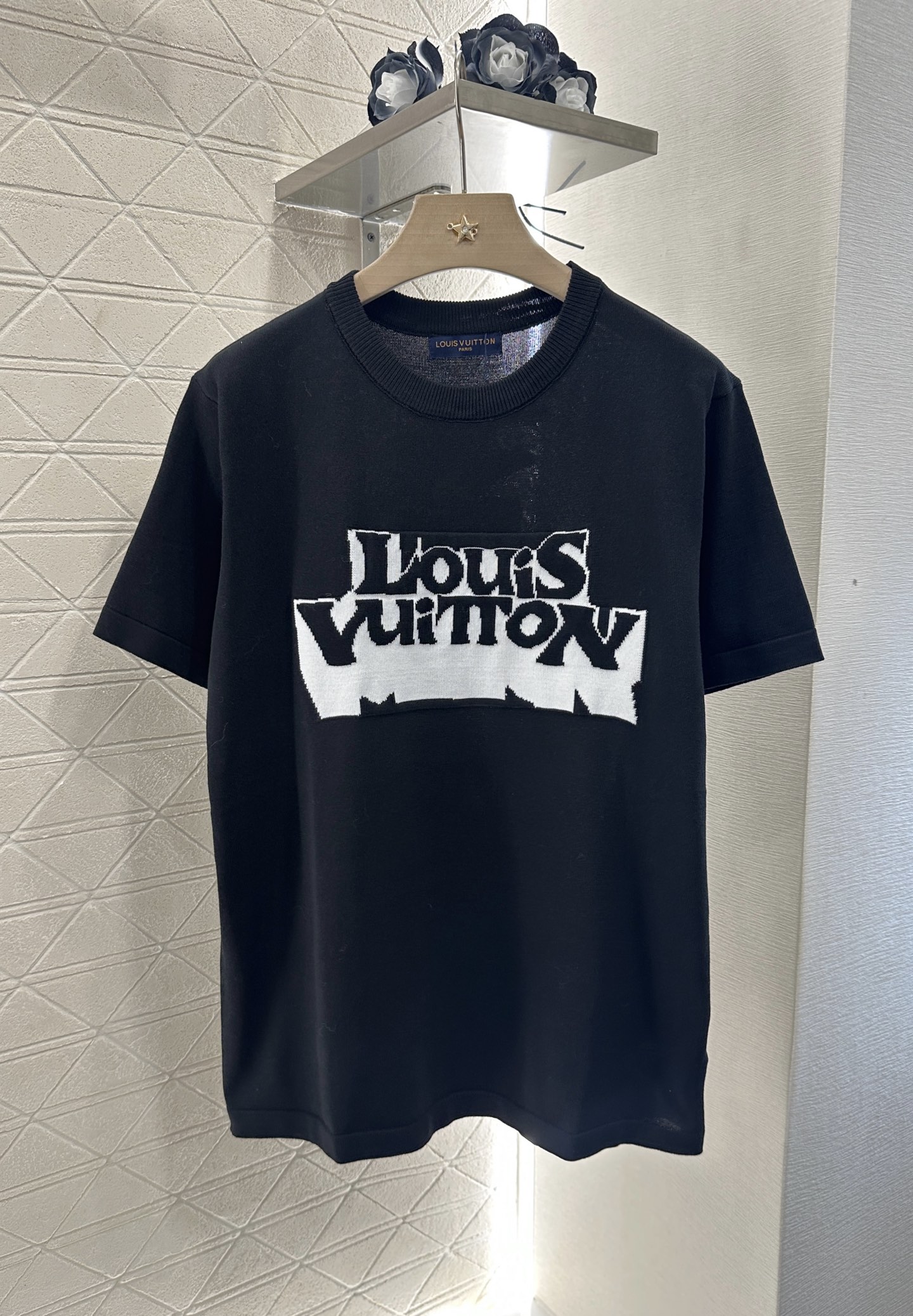 ♥Louis Vuitto*♥2025新品上架
     圆领刺绣字母针织上衣
定制YB全棉纱线材质 透