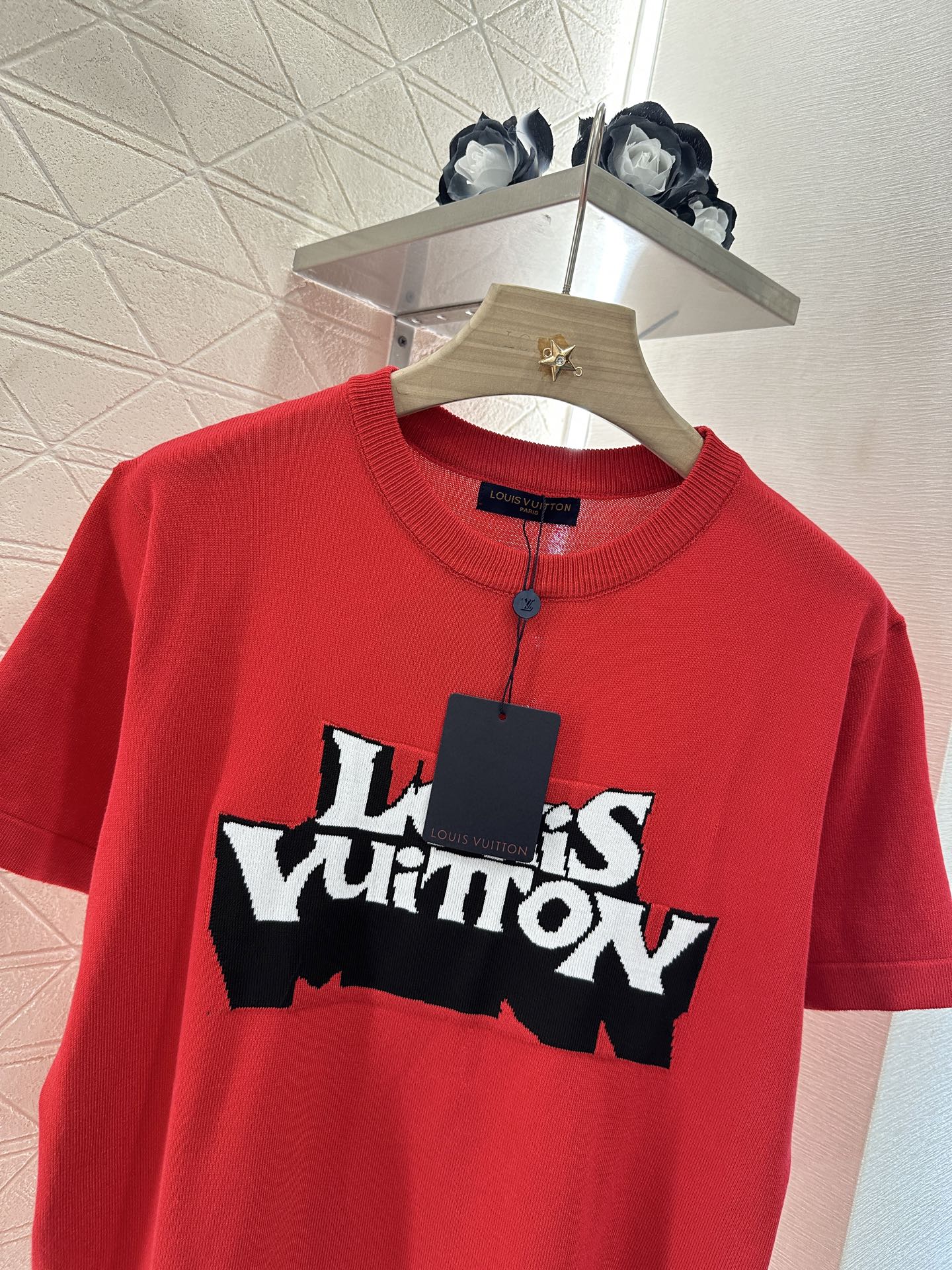 ♥Louis Vuitto*♥2025新品上架
     圆领刺绣字母针织上衣
定制YB全棉纱线材质 透