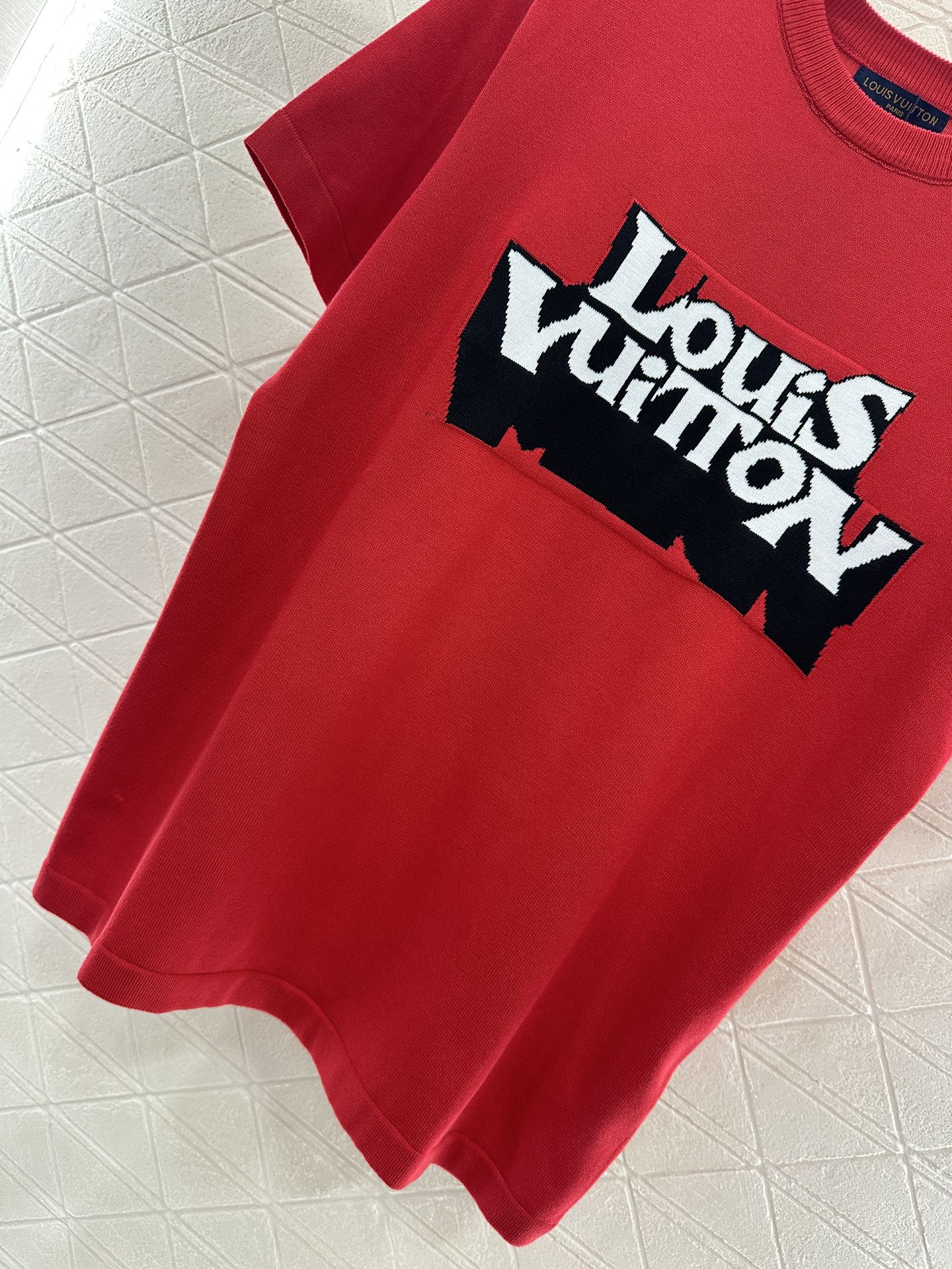 ♥Louis Vuitto*♥2025新品上架
     圆领刺绣字母针织上衣
定制YB全棉纱线材质 透