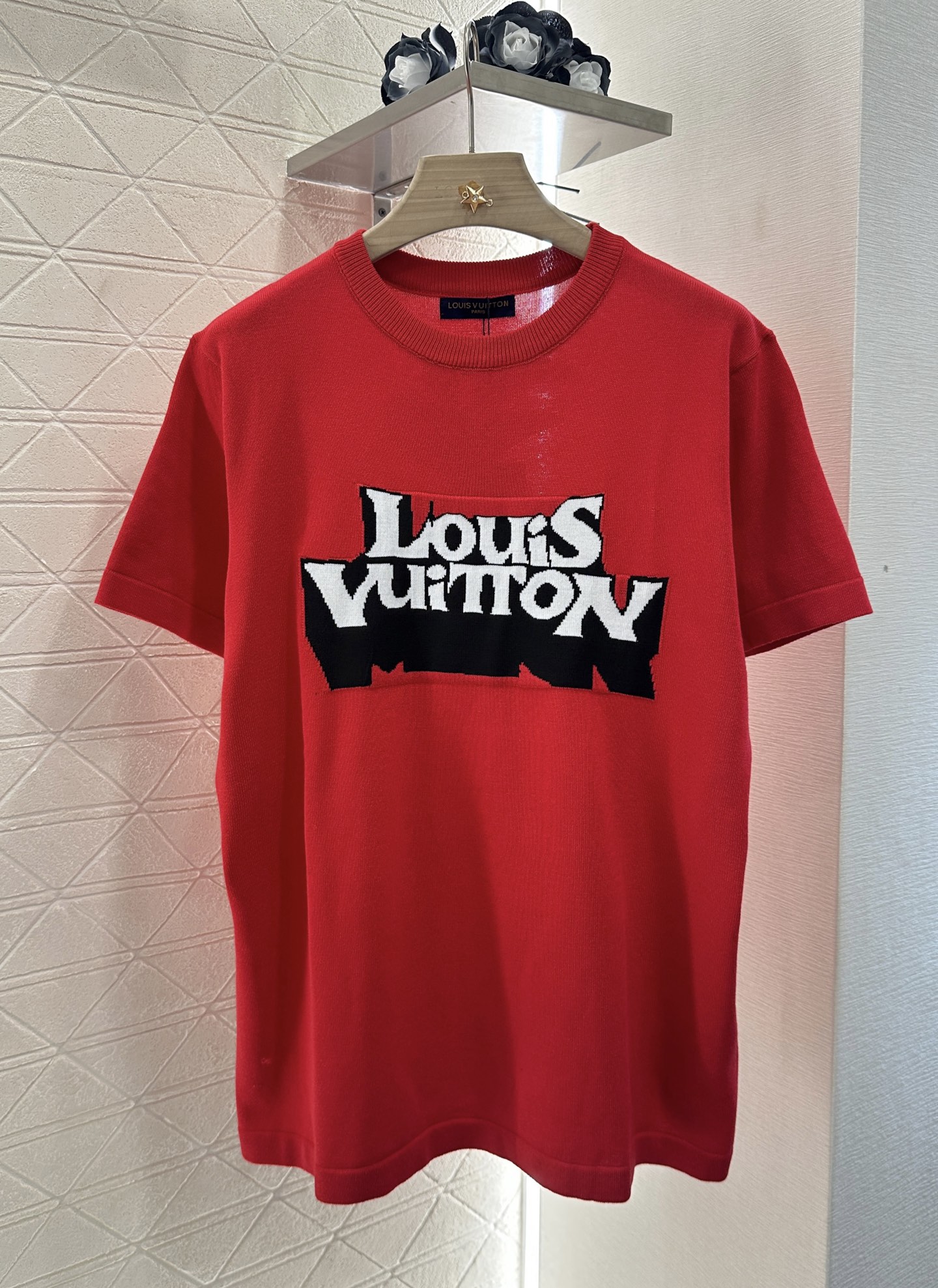 ♥Louis Vuitto*♥2025新品上架
     圆领刺绣字母针织上衣
定制YB全棉纱线材质 透