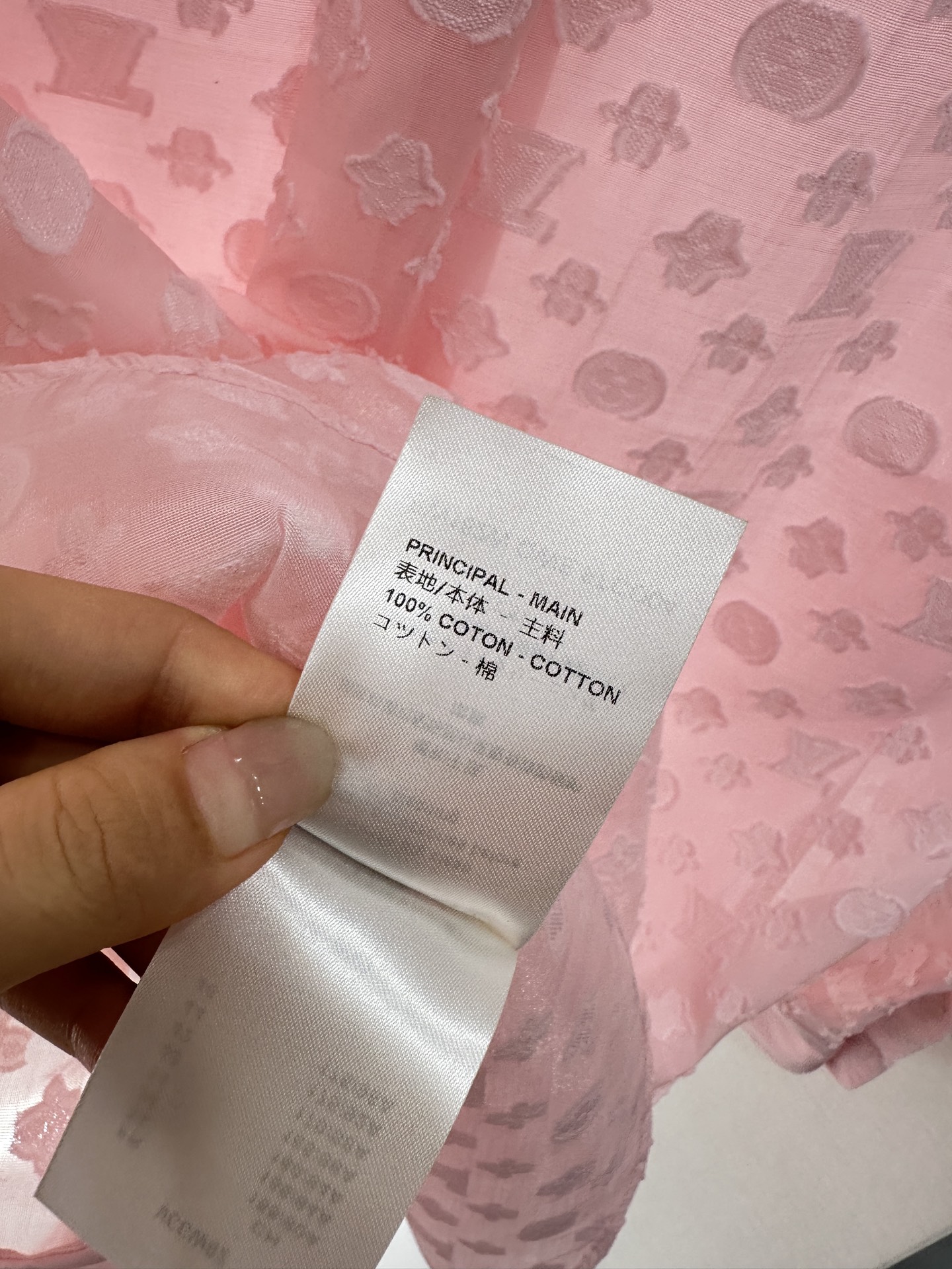 ♥Louis Vuitto*♥2025新品上架
    提花翻领衬衫短裤套装
定制YB斜纹全棉材质 质感