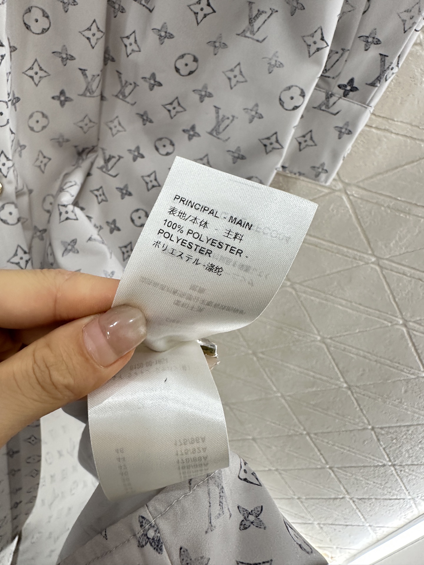 ♥Louis Vuitto*♥2025新品上架
   印花收腰衬衫连衣裙
定制YB进口斜纹绸材质 质感透