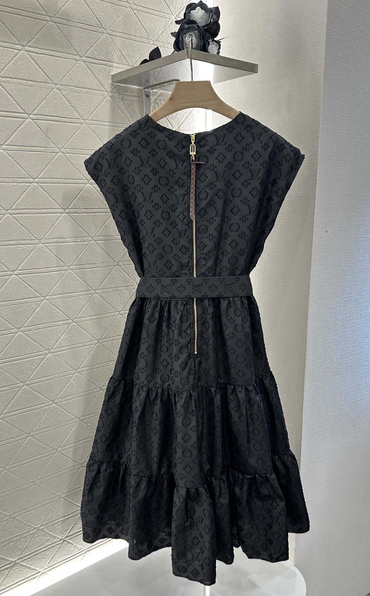 ♥Louis Vuitto*♥2025新品上架
      提花腰带无袖连衣裙
定制YB进口提花全棉材质