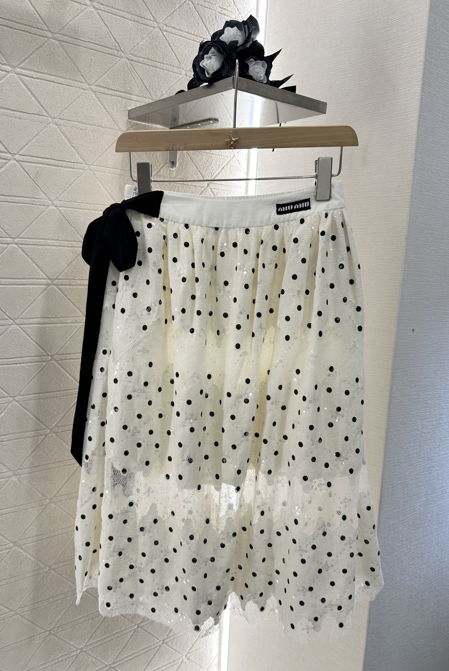 ♥Miumi*♥2025新品上架
   波点蝴蝶结蛋糕半裙
定制YB进口蕾丝材质 质感轻薄 穿搭飘逸 高