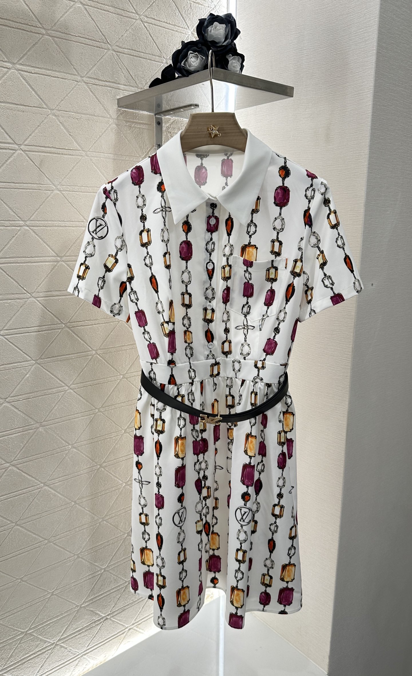  Louis Vuitto*♥2025新品上架
     印花腰带连衣裙
定制YB进口斜纹稠材质 质感光