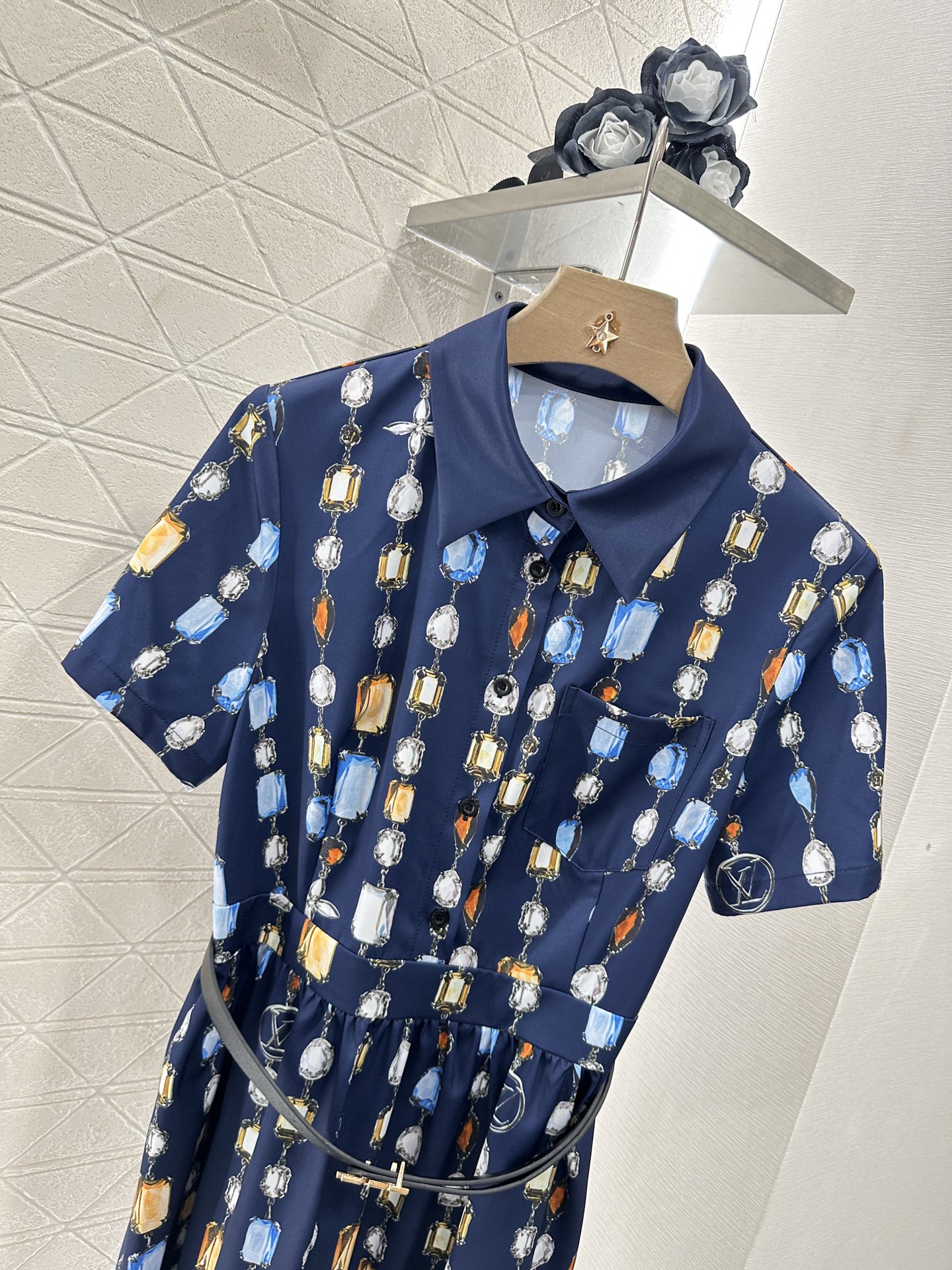  Louis Vuitto*♥2025新品上架
     印花腰带连衣裙
定制YB进口斜纹稠材质 质感光