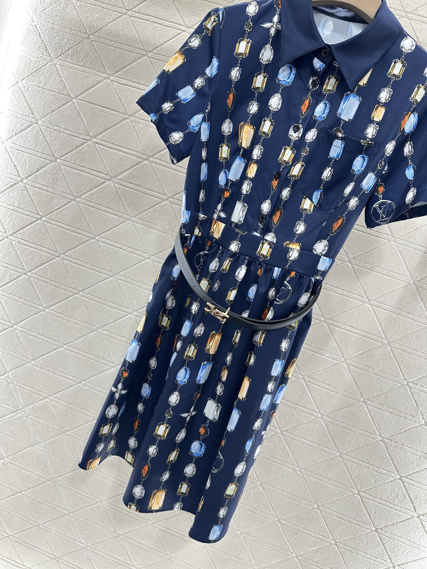  Louis Vuitto*♥2025新品上架
     印花腰带连衣裙
定制YB进口斜纹稠材质 质感光
