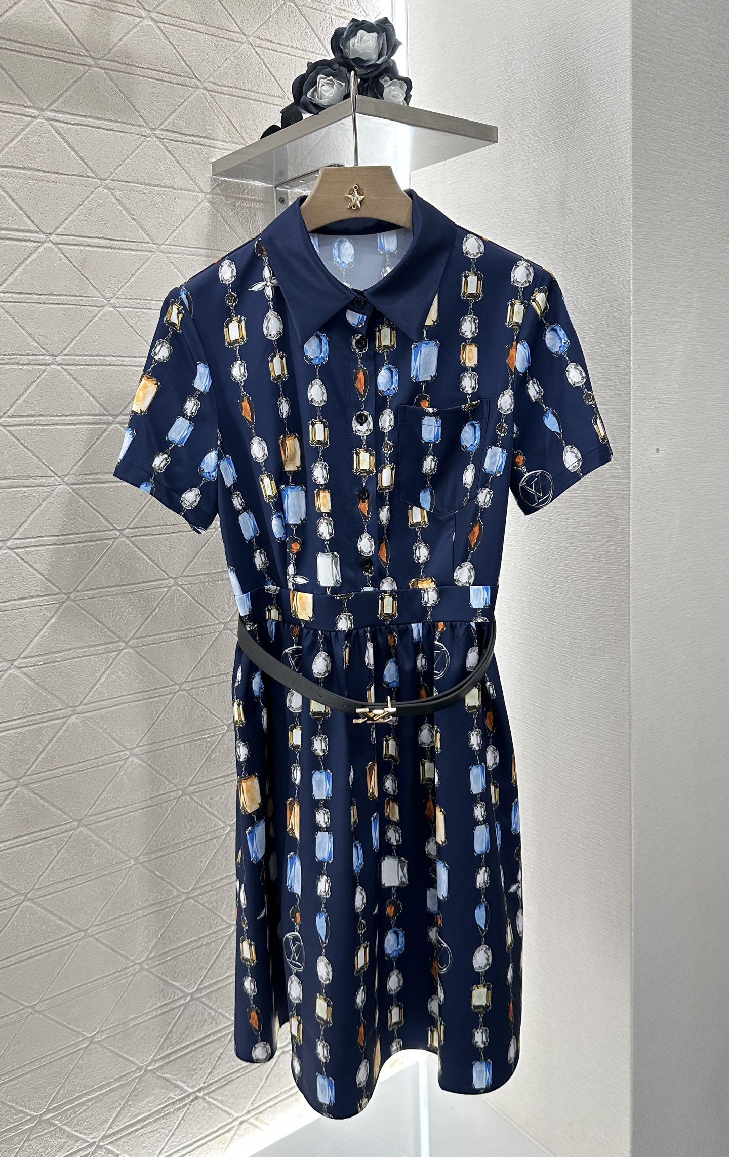  Louis Vuitto*♥2025新品上架
     印花腰带连衣裙
定制YB进口斜纹稠材质 质感光