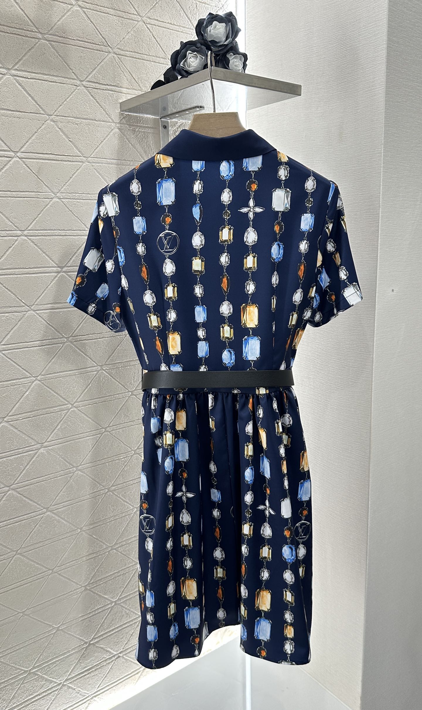  Louis Vuitto*♥2025新品上架
     印花腰带连衣裙
定制YB进口斜纹稠材质 质感光